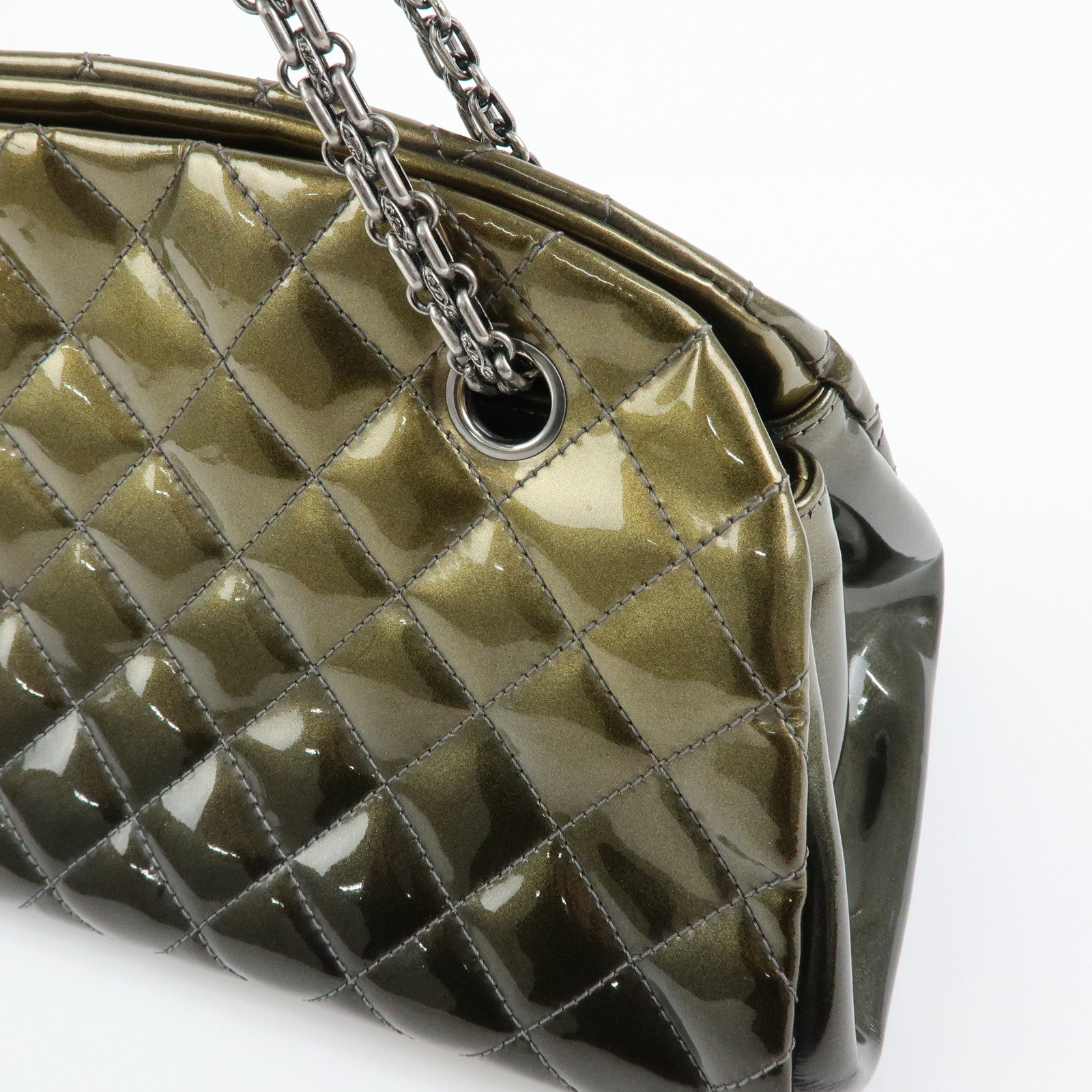 CHANEL Mademoiselle Matelasse Patent Leather Shoulder Bag A50557