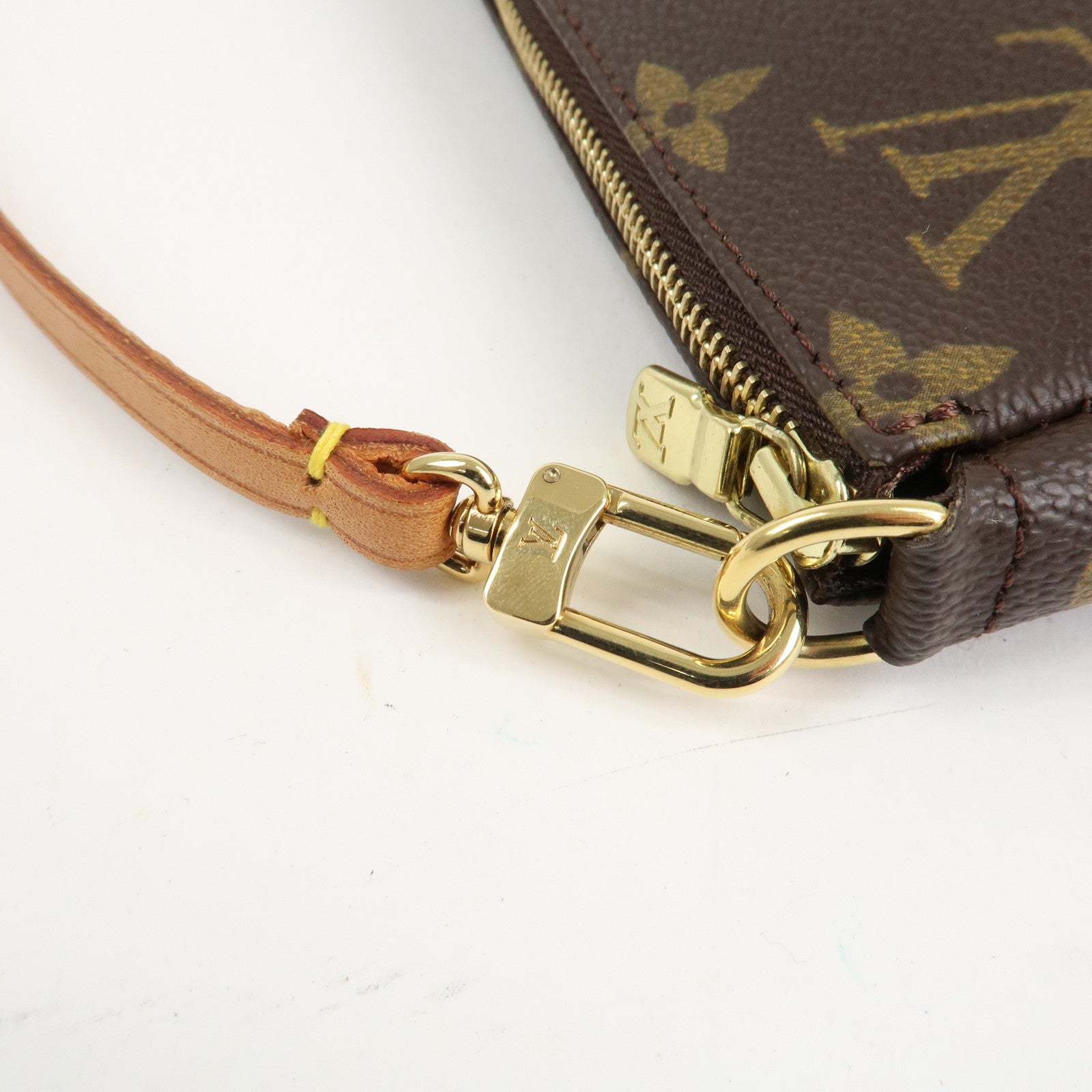 Louis Vuitton Monogram Pochette Accessoires Hand Bag Brown M51980 Used