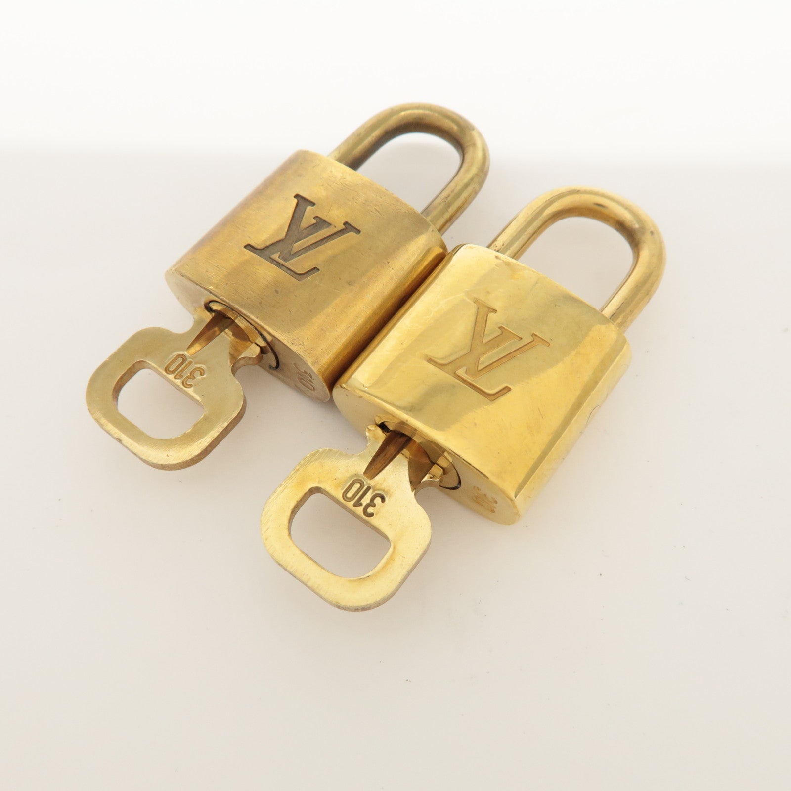 Louis Vuitton Set of 10 Lock & Key Cadena Key Lock Metal Gold Used