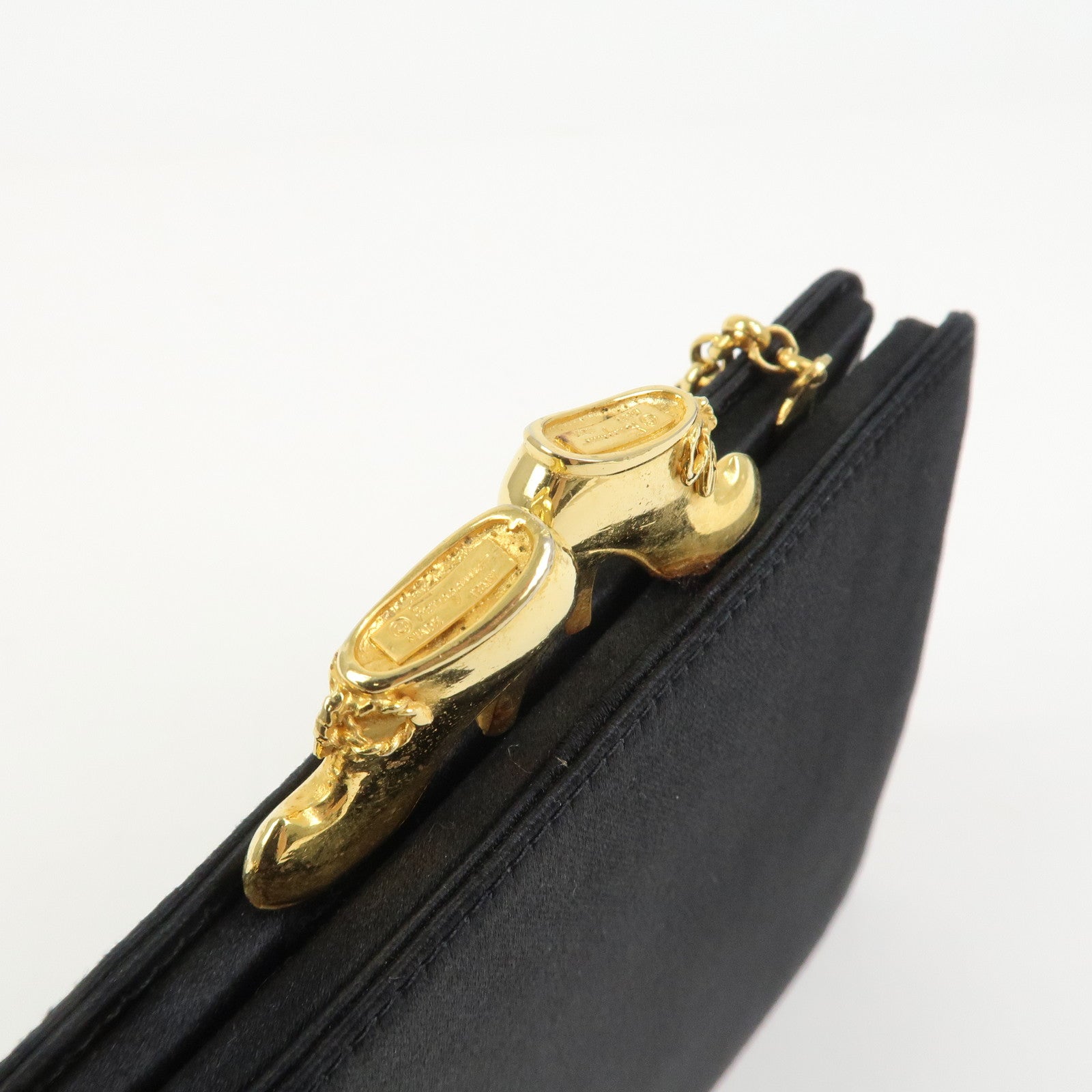 Ferragamo Boots Motif Kiss Lock Hand Bag Black