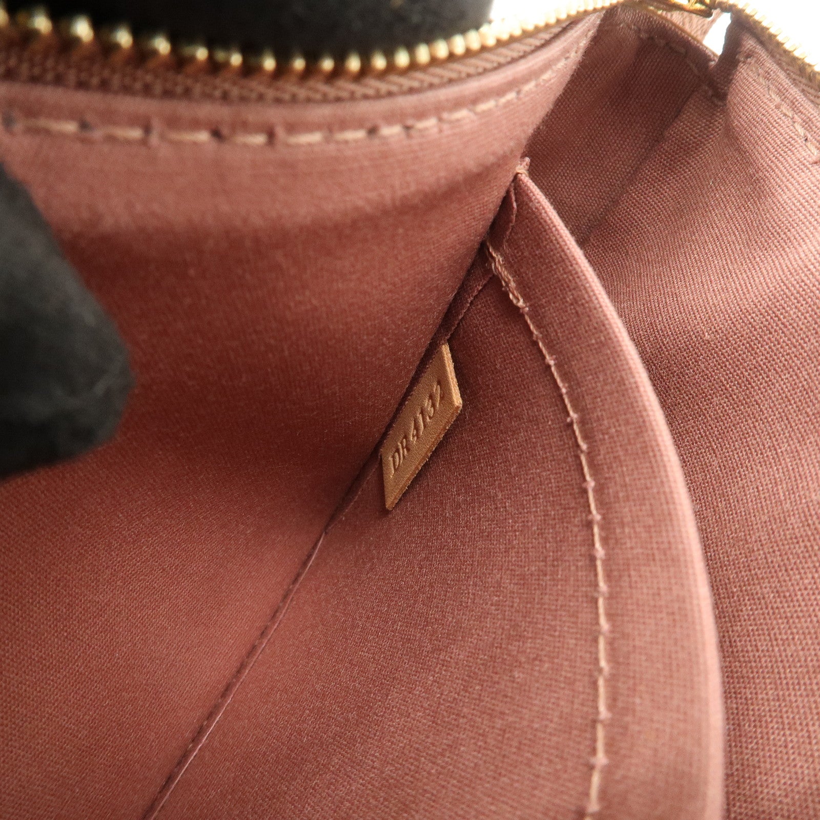 Louis Vuitton Monogram Vernis Pochette Accessoires Pouch M91575