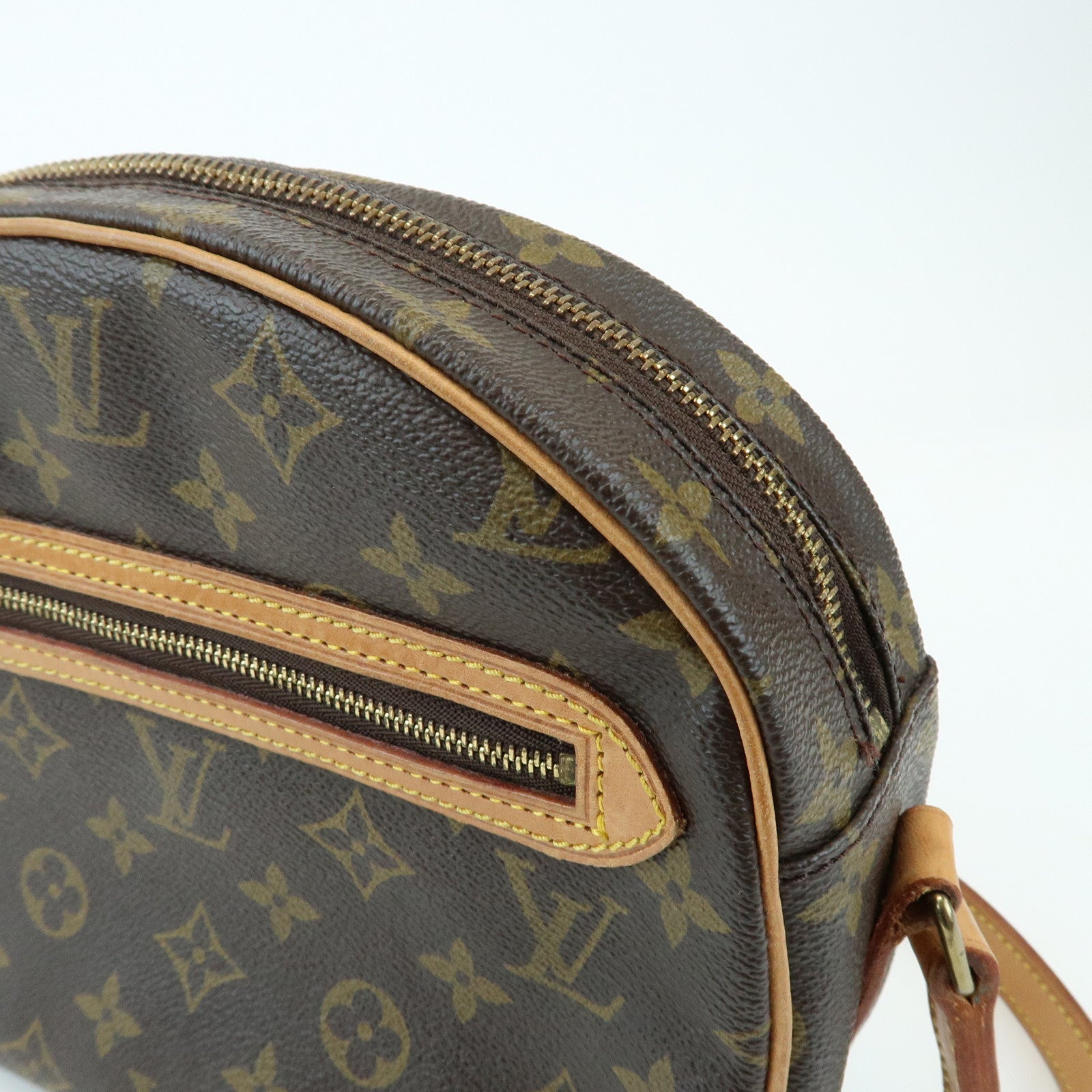 Louis Vuitton Monogram Senlis Shoulder Bag Crossbody Bag M51222