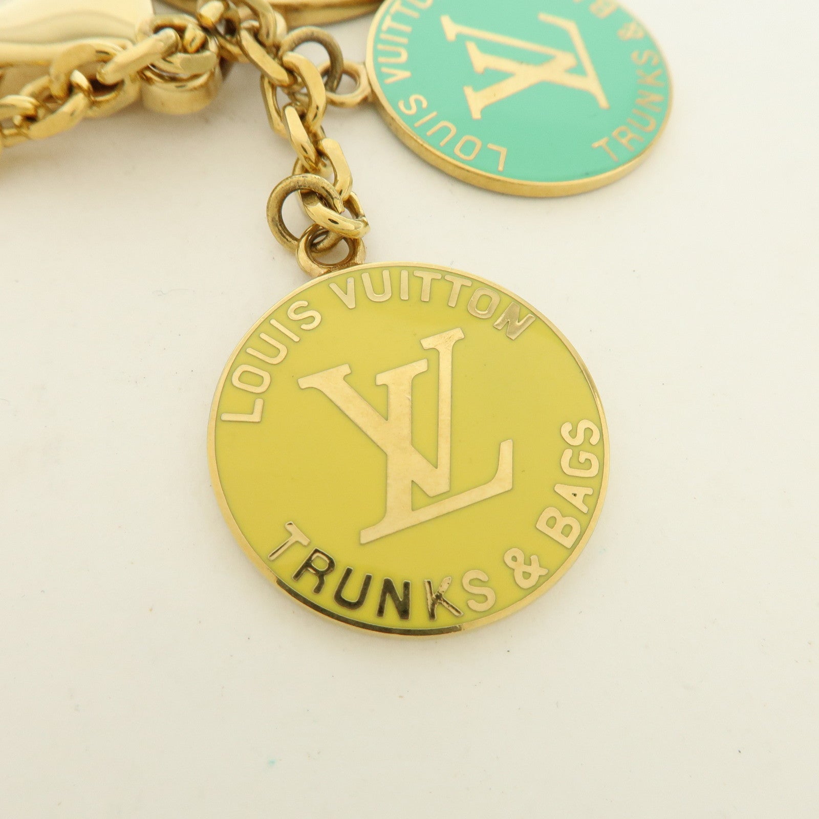 Louis Vuitton Portefeuille Chaine Glove Metal Key Charm M65729