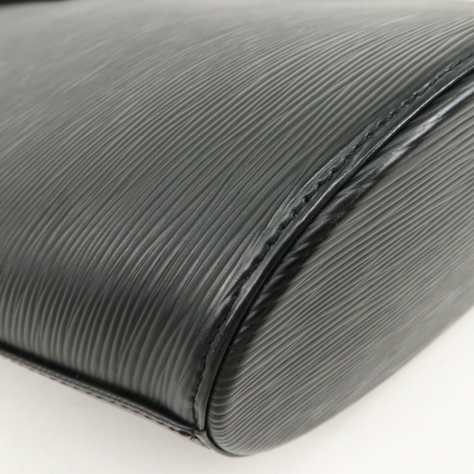 Louis Vuitton Epi Leather Noctambule Hand Bag Black M54522 Used