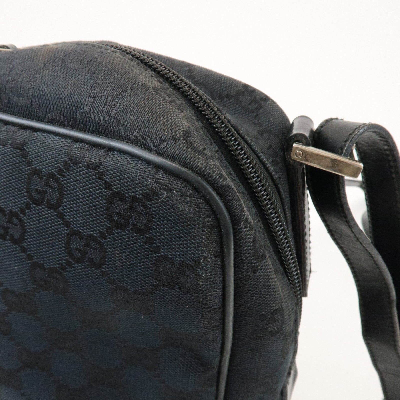 GUCCI GG Canvas Leather Shoulder Bag Black 018.1612.200047