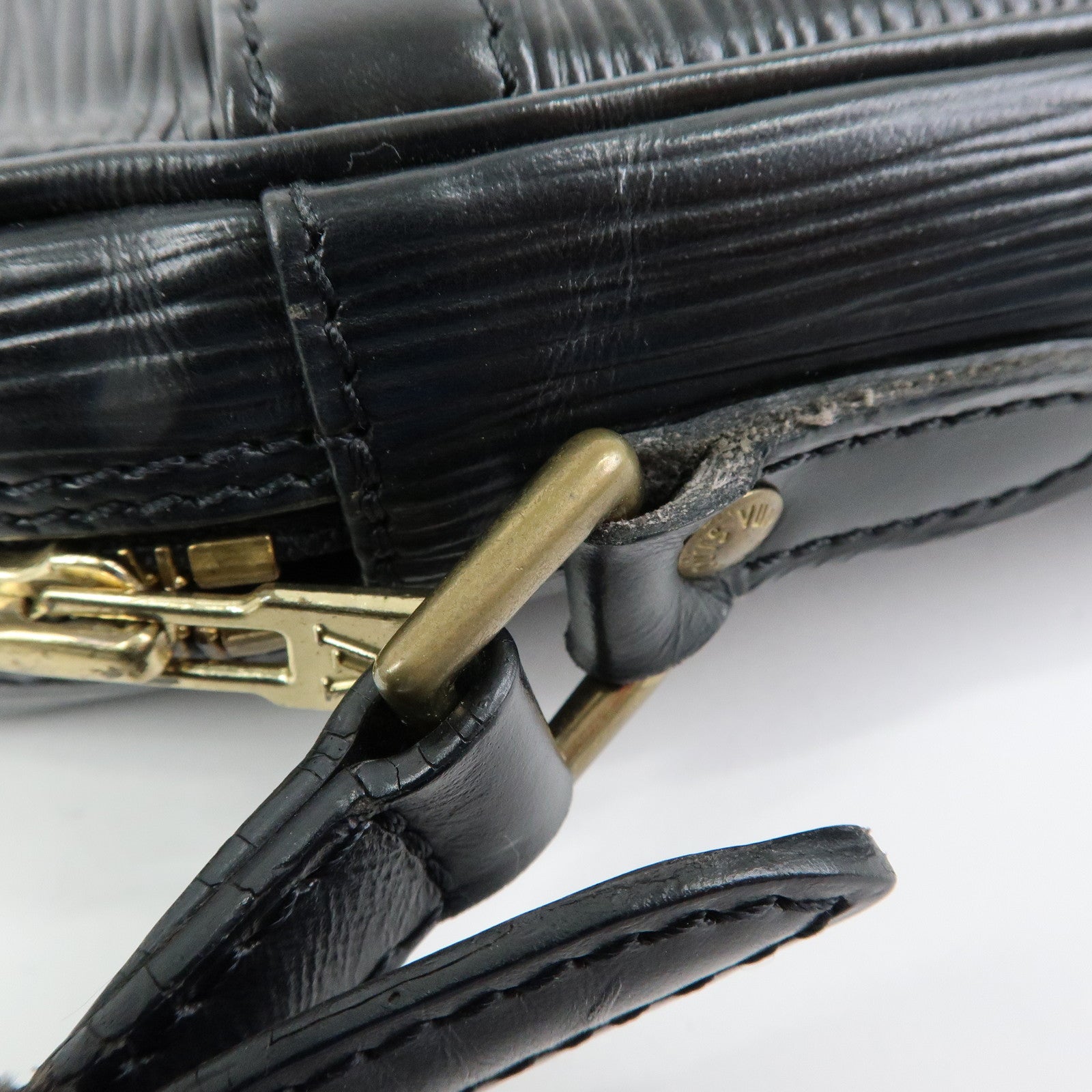 Louis Vuitton Epi Danube Shoulder Bag Crossbody Bag Noir M45632