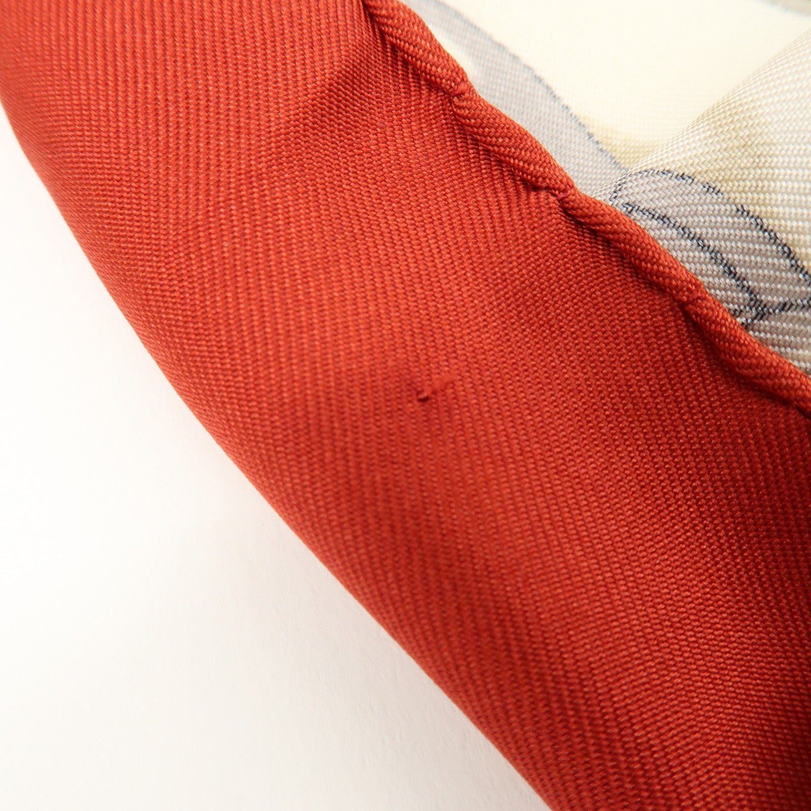 HERMES Carre 90 Silk 100% Scarf MUSEE Museum Print Red Beige