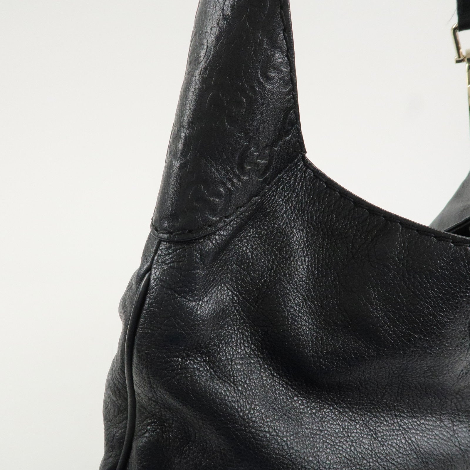 GUCCI Guccissima Leather Shoulder Bag Gold Hardware Black 203503 Used