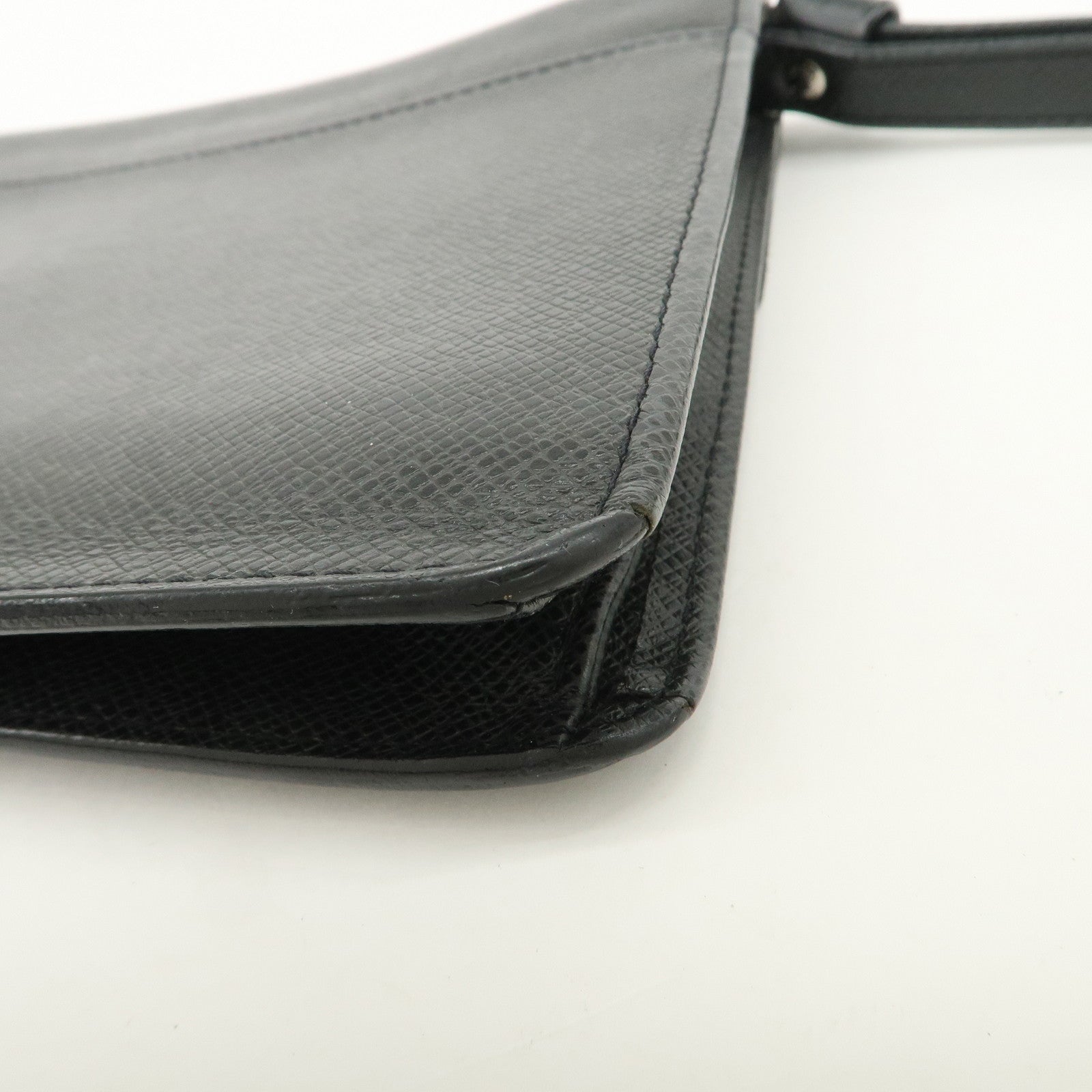Louis Vuitton Taiga Leather Selenga Clutch Bag Ardoise M30782