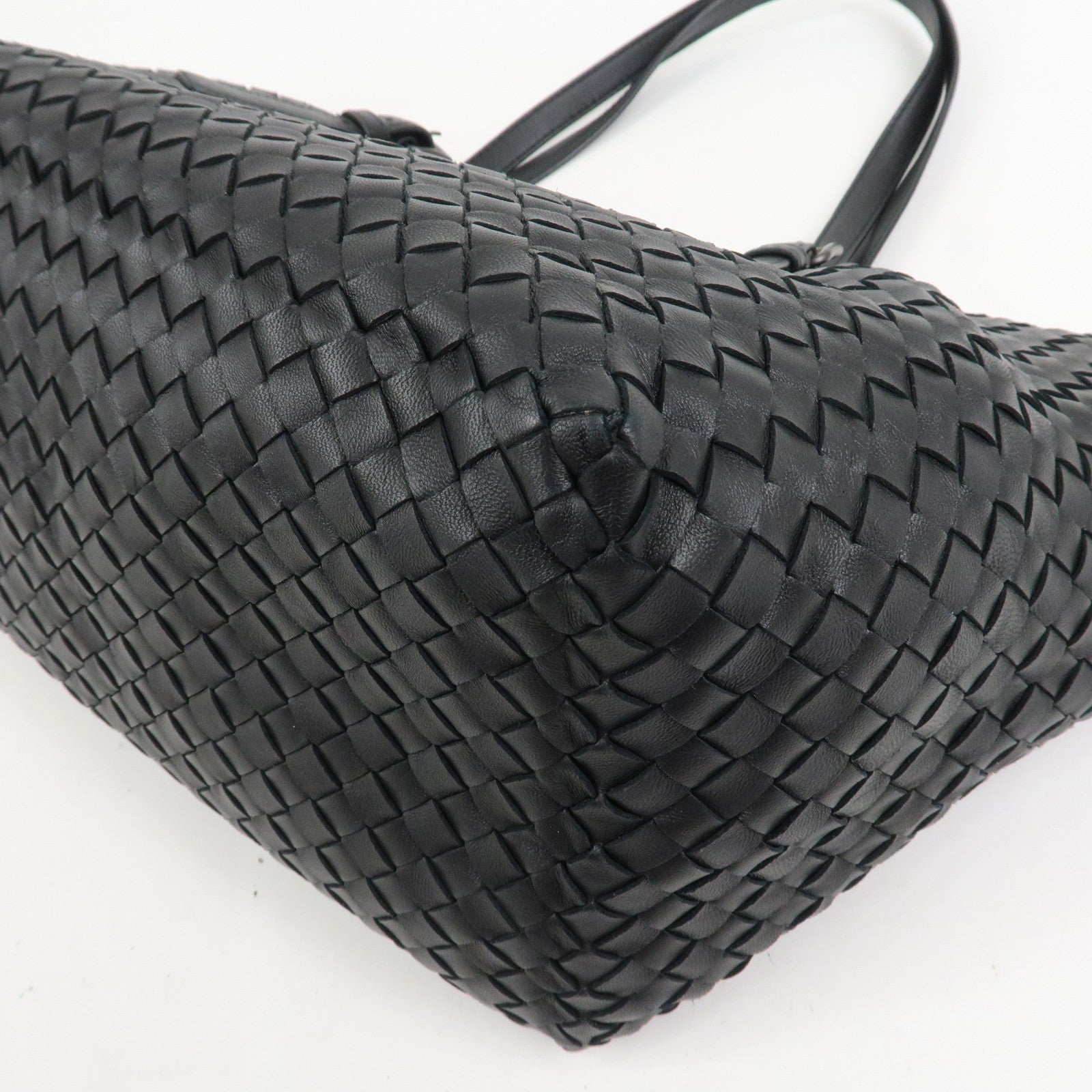 BOTTEGA VENETA Intrecciato Leather Medium Cesta Bag Tote Bag Black 337260