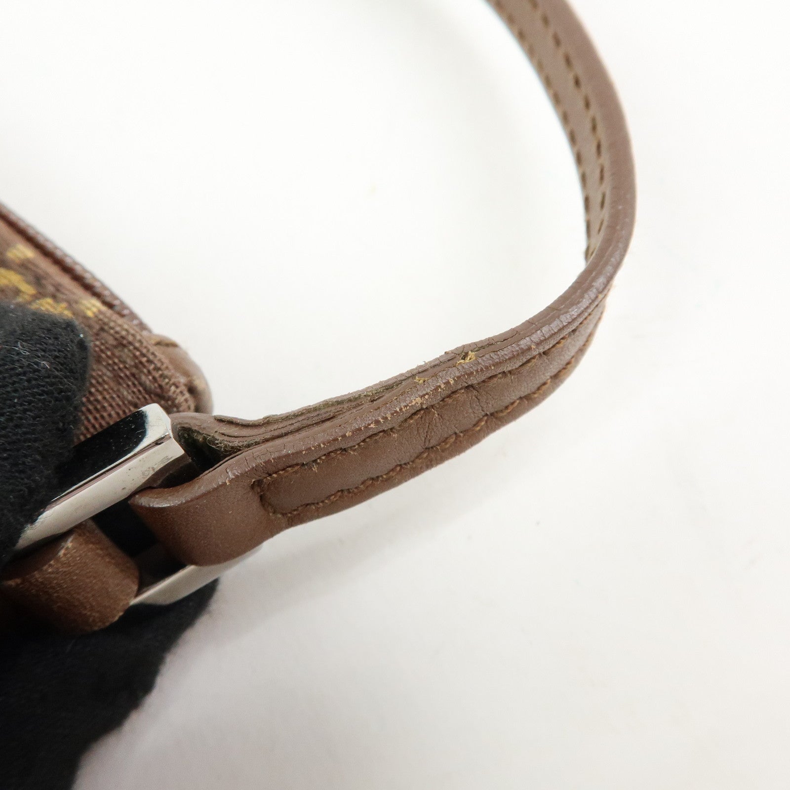 GUCCI Boat Bag GG Canvas Accessory Pouch Hand Bag Brown 039.1103