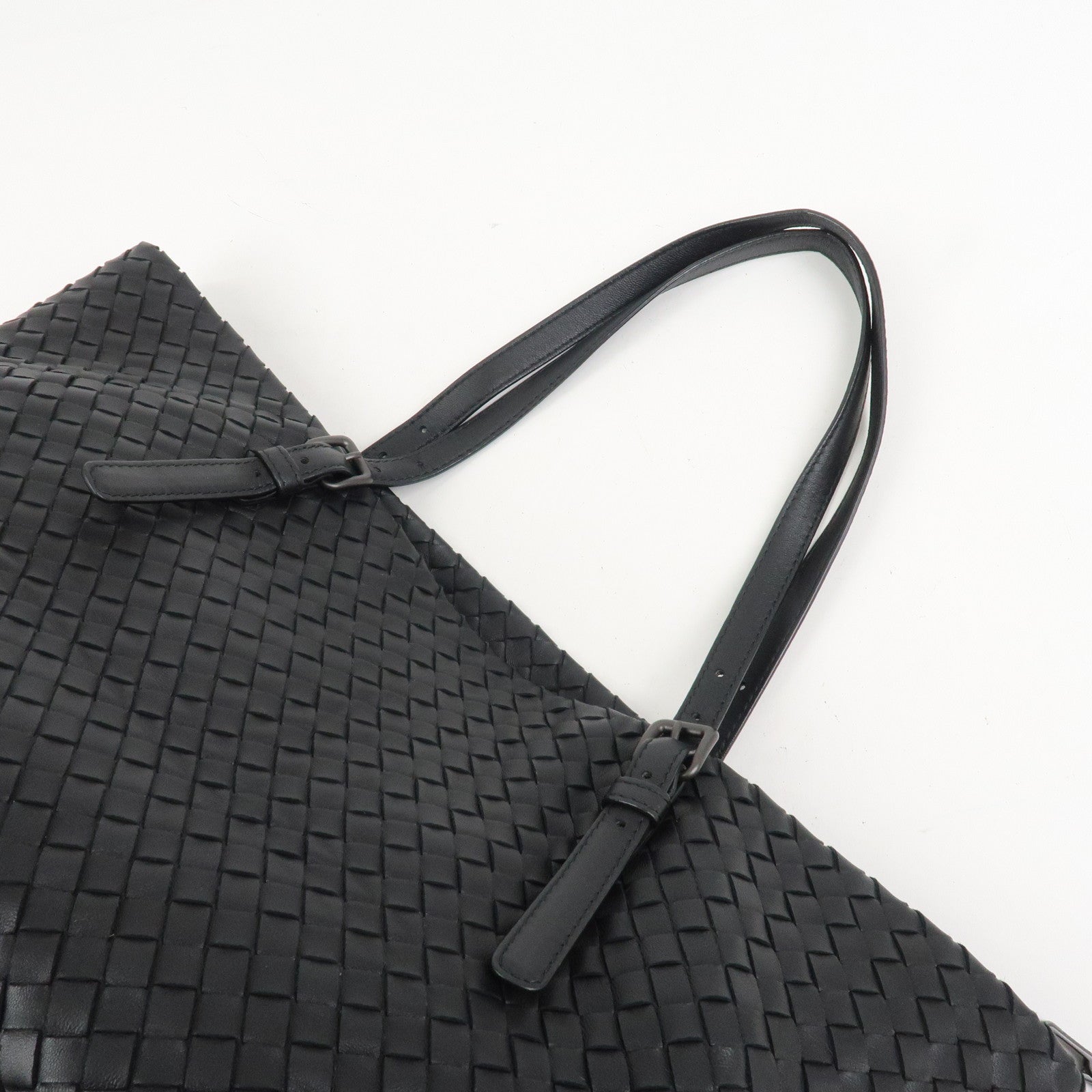 BOTTEGA VENETA Intrecciato Leather Medium Cesta Bag Tote Bag Black 337260