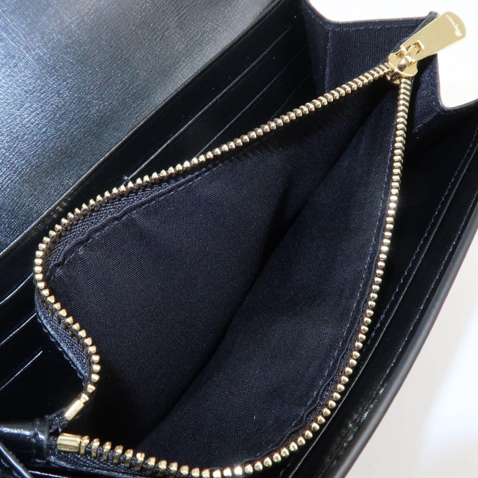 Ferragamo Vara Ribbon Leather Bifold Wallet Black Gold HDW Used