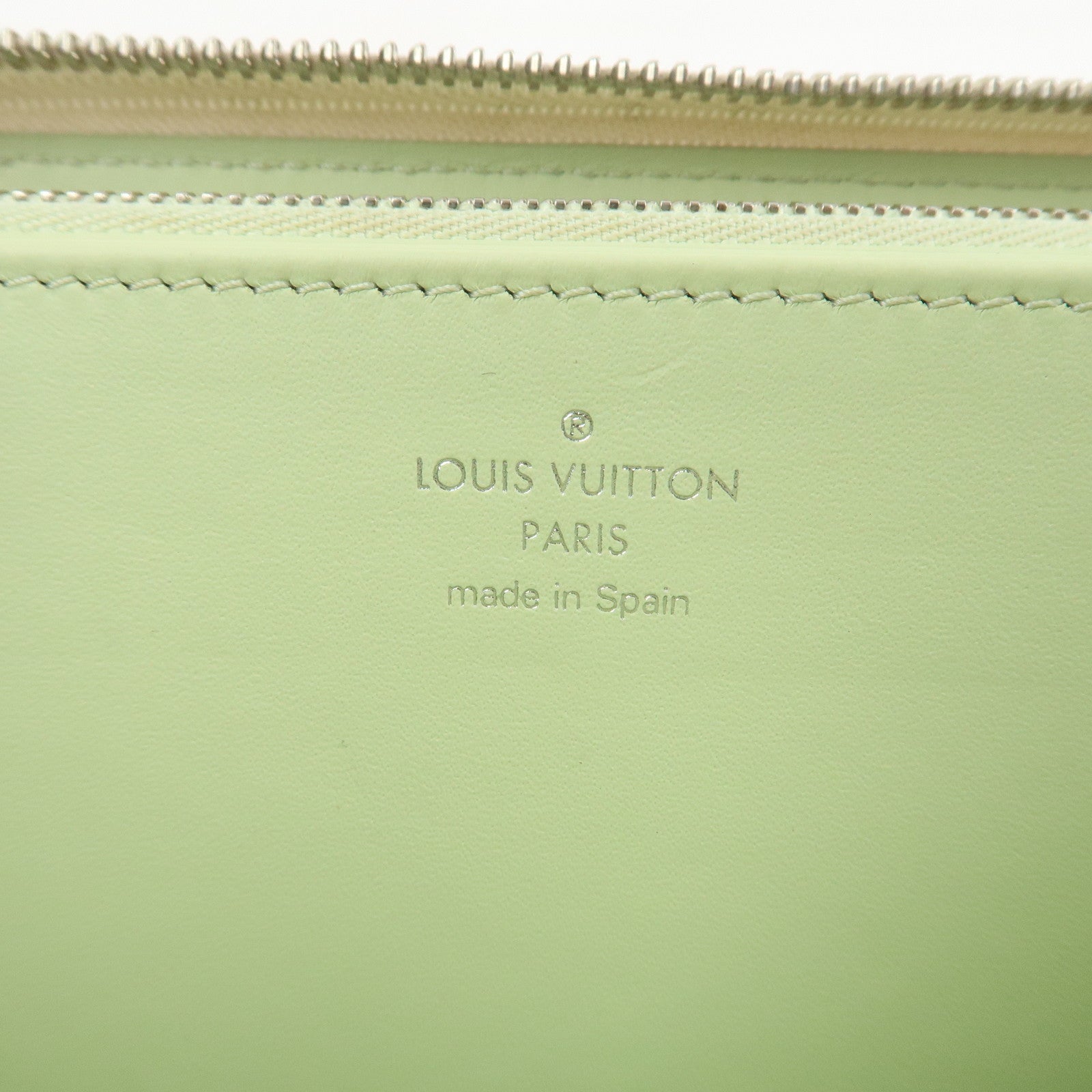 Louis Vuitton Monogram Mahina Reverse Round Zippy Wallet M83029