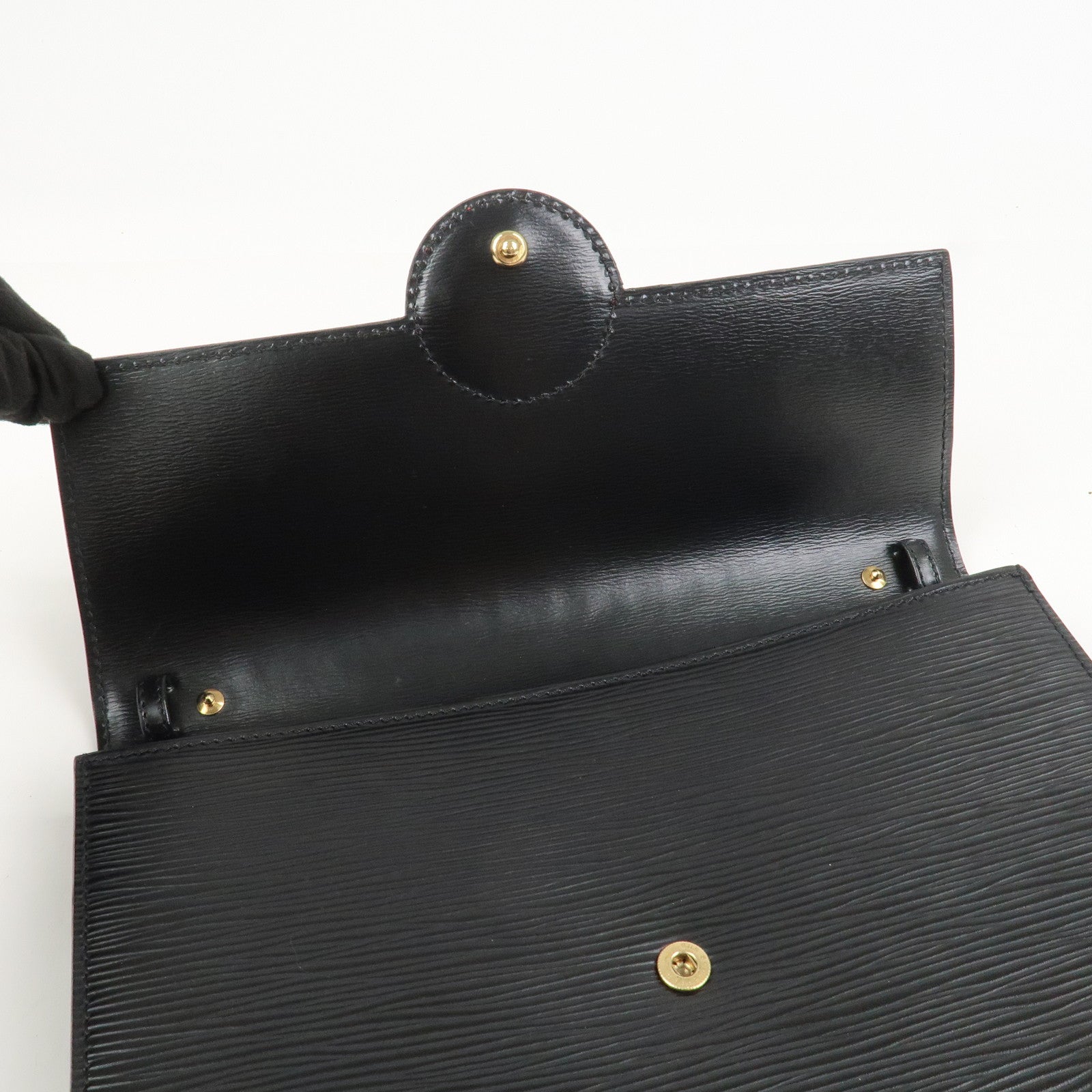 Louis Vuitton Epi leather Hublot Clutch Bag Noir M52557