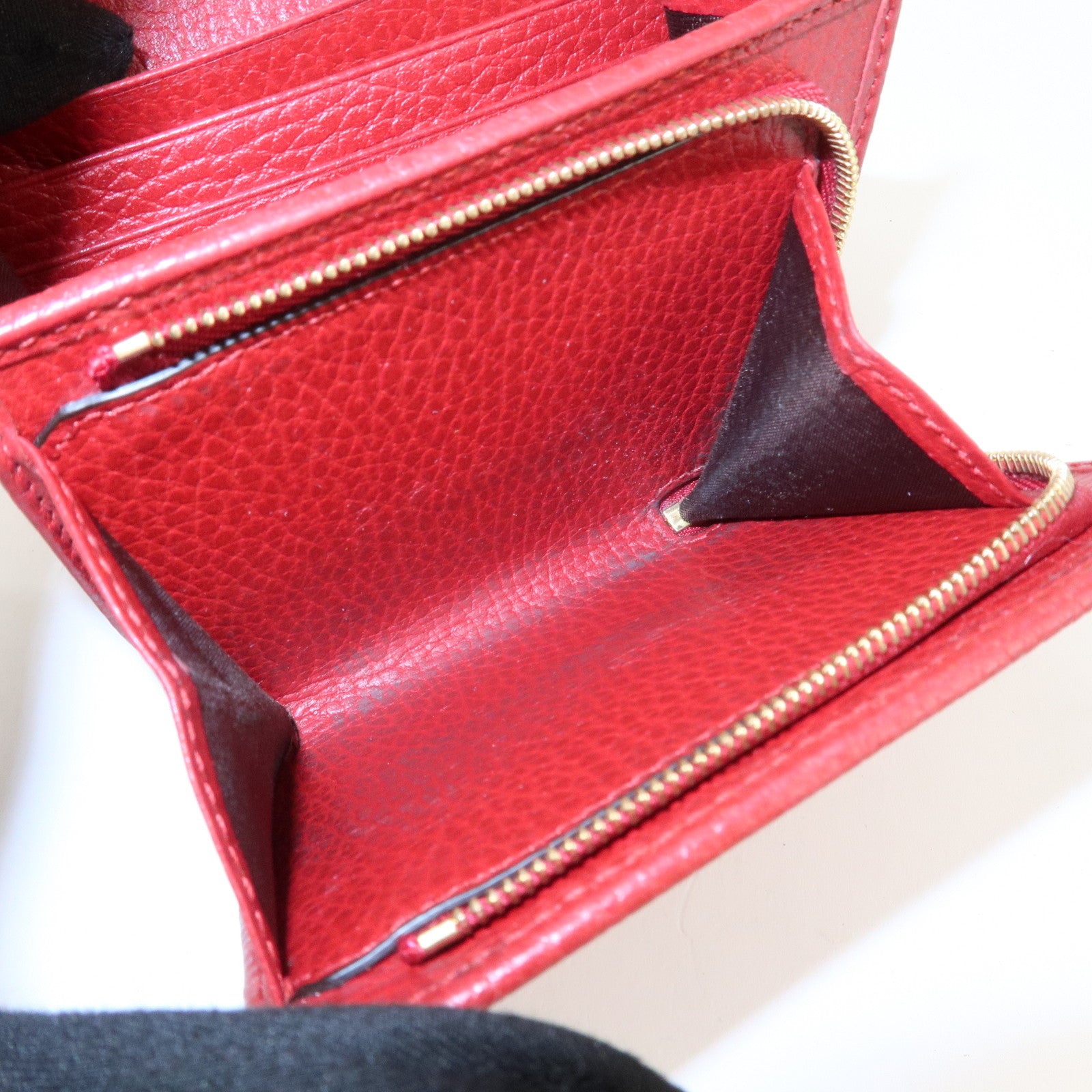 GUCCI GG Marmont Leather Mudium Compact Wallet Red 598587