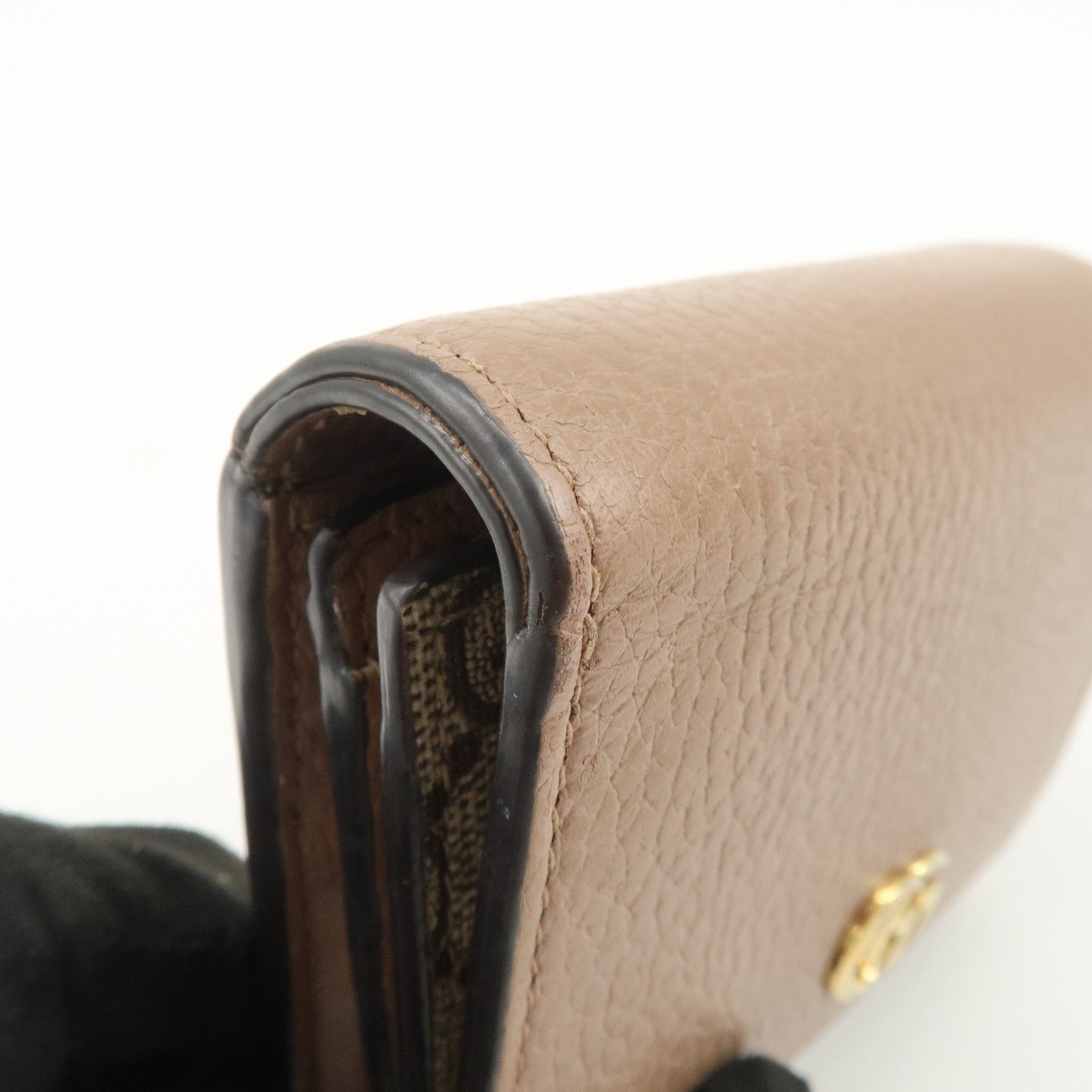 GUCCI GG Marmont GG Supreme Leather Medium Compact Wallet 598587