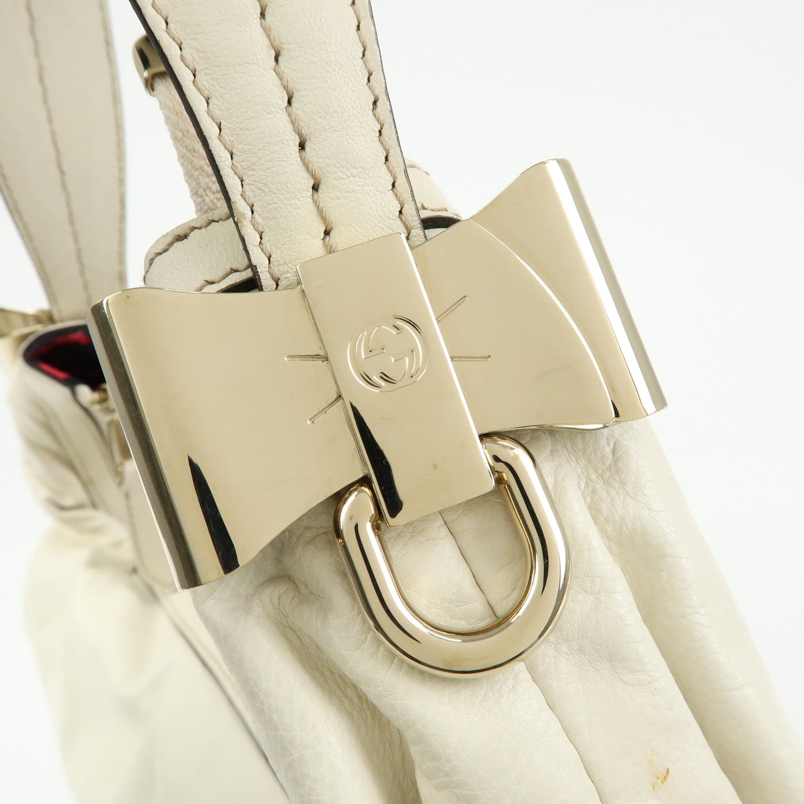 GUCCI Interlocking G Crest Leather Shoulder Bag Ivory 181492