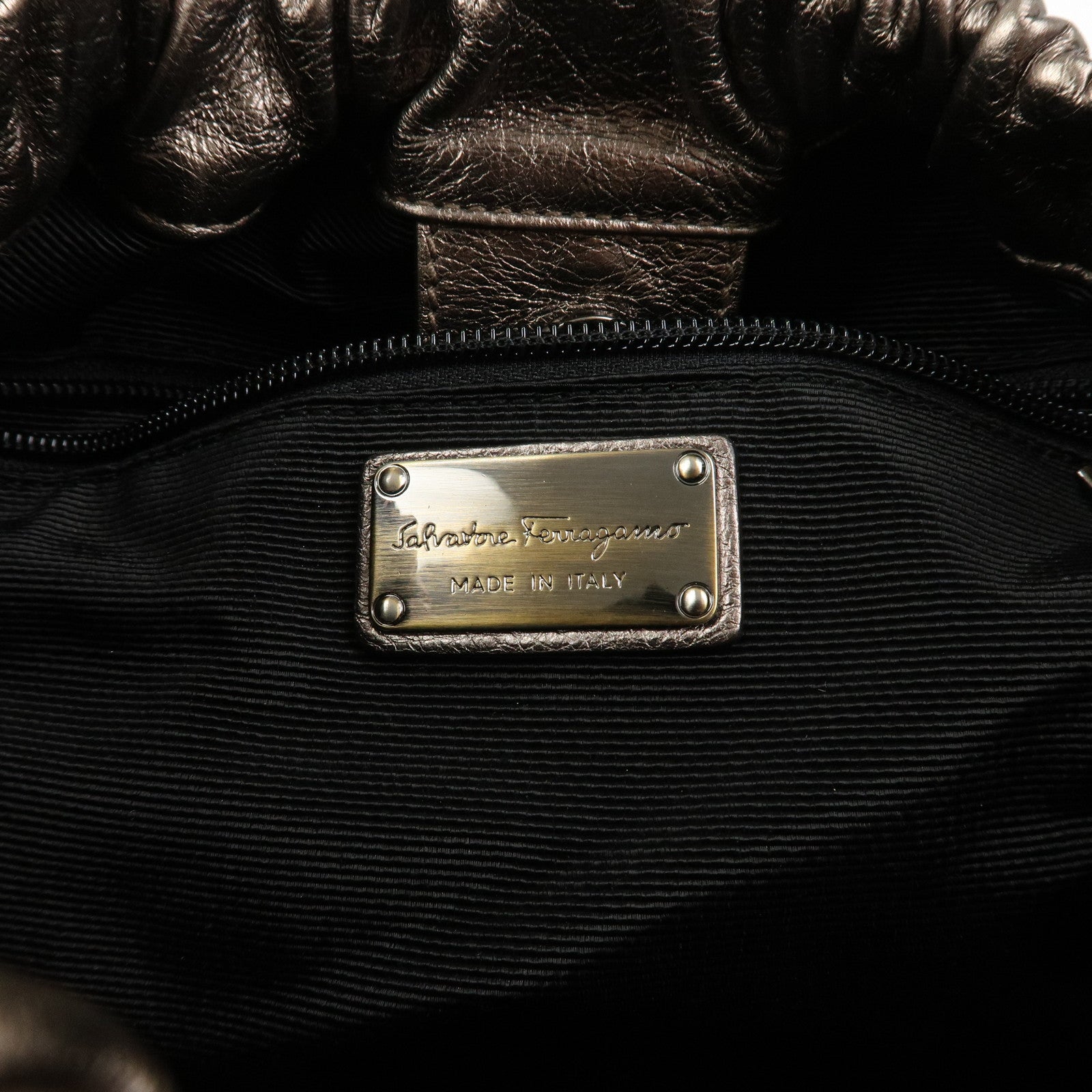 Ferragamo Vara Ribbon Logo Leather Shoulder Bag Hand Bag Silver