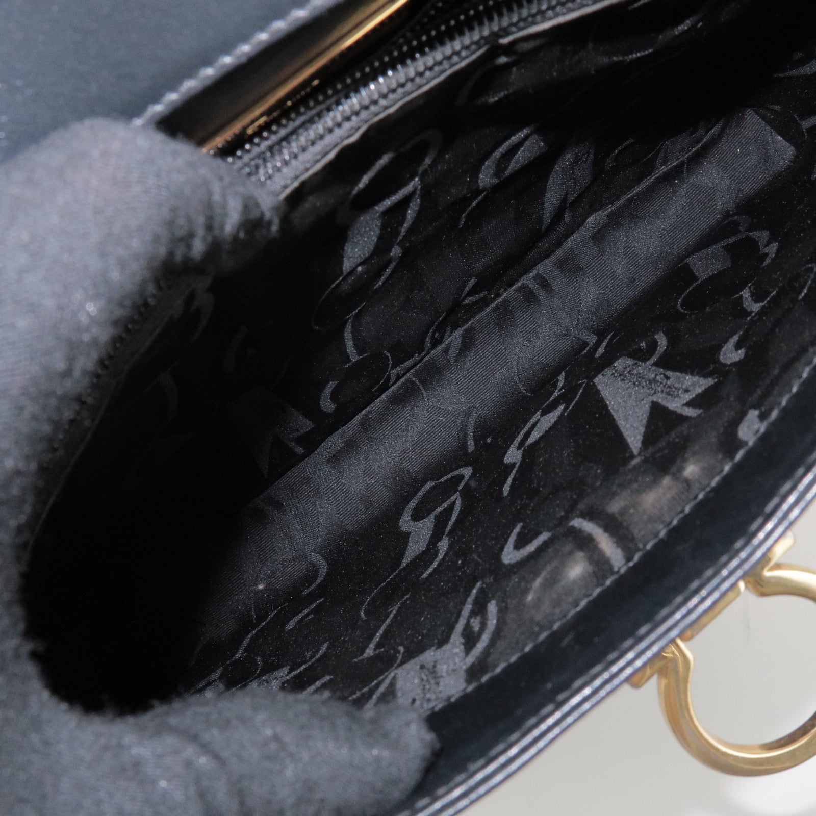 Ferragamo Gancini Calf Leather Shoulder Bag Hand Bag Black