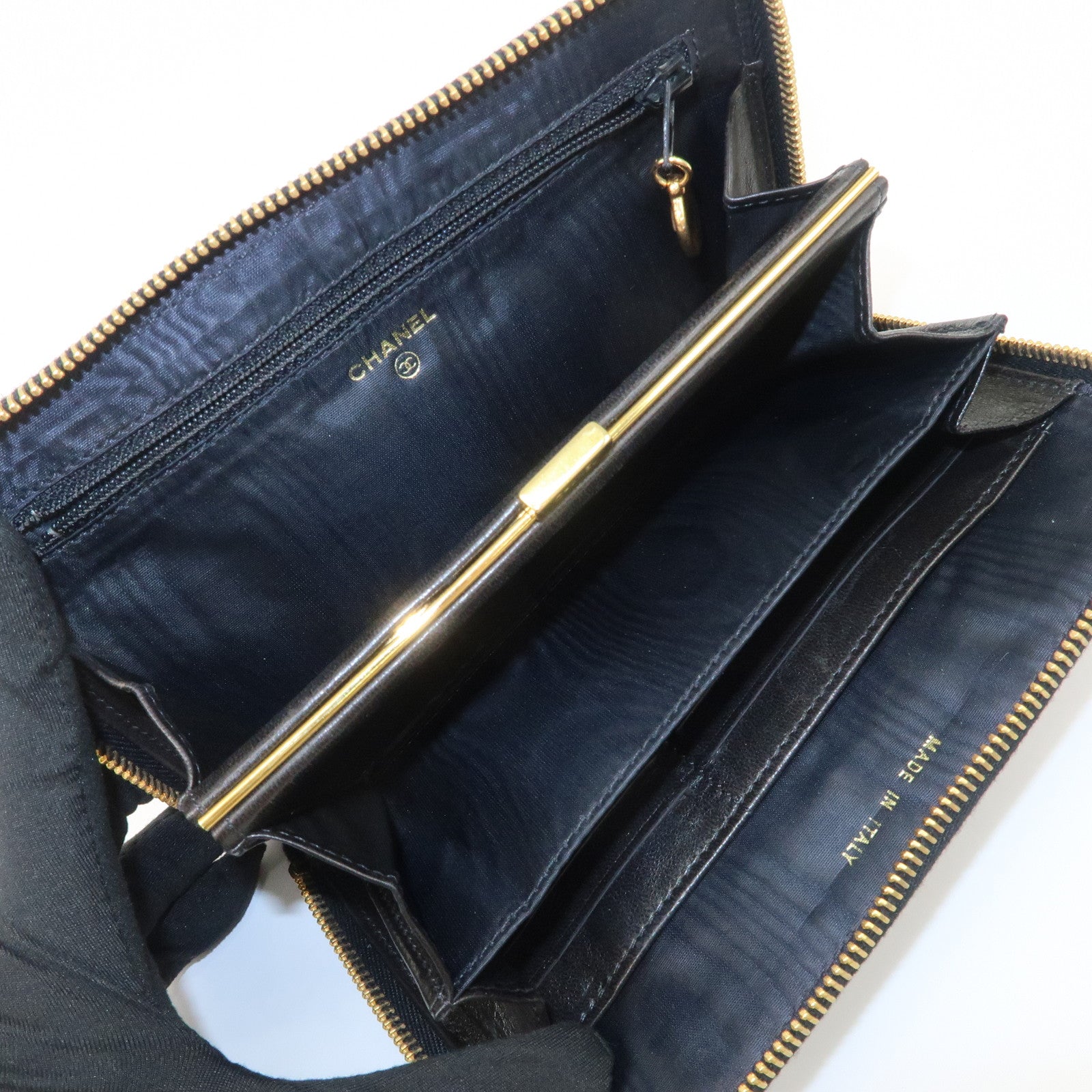 CHANEL Patent Leather Round Zippy Long Wallet Black Used