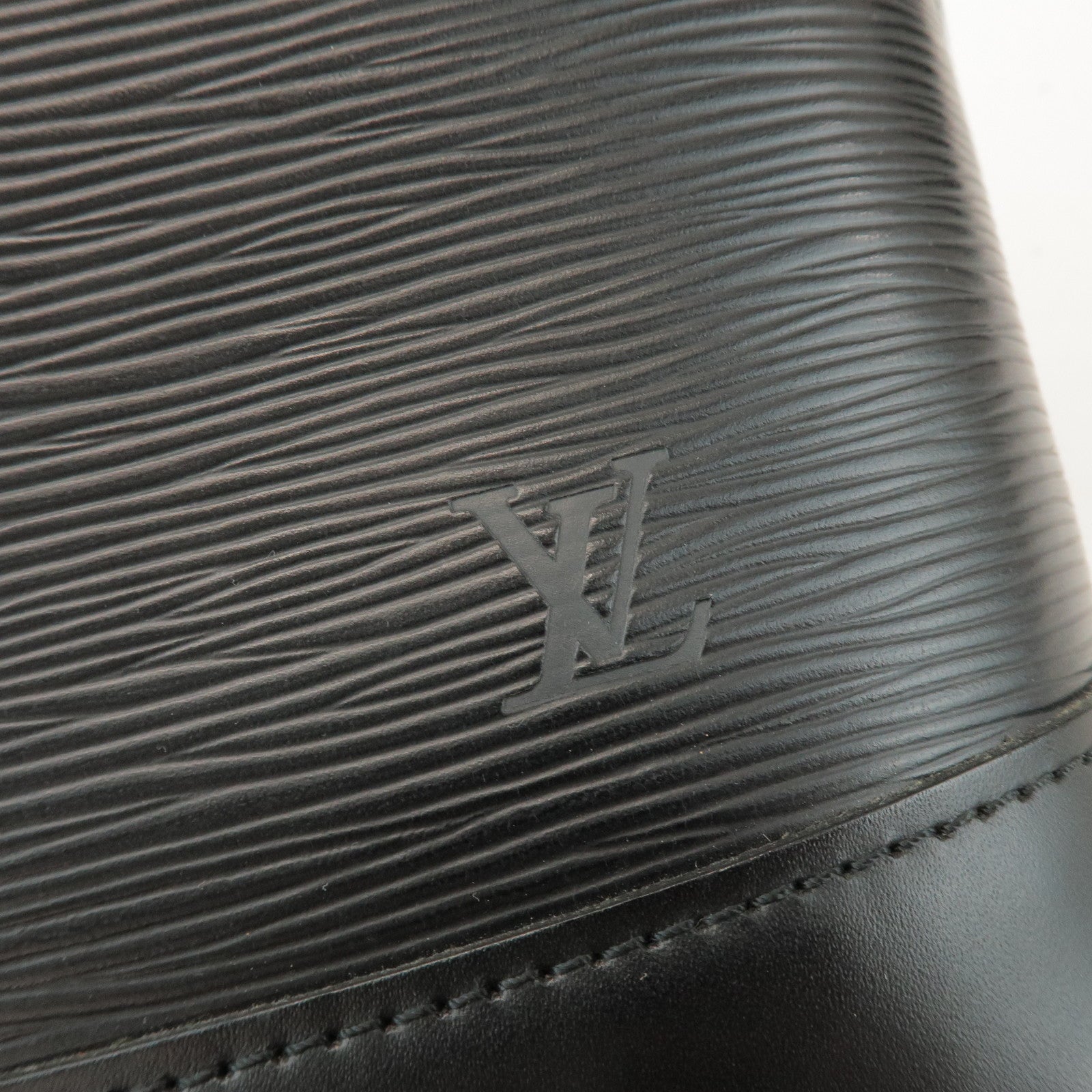 Louis Vuitton Epi Alma 2Way Hand Bag Shoulder Bag Noir Black M52142