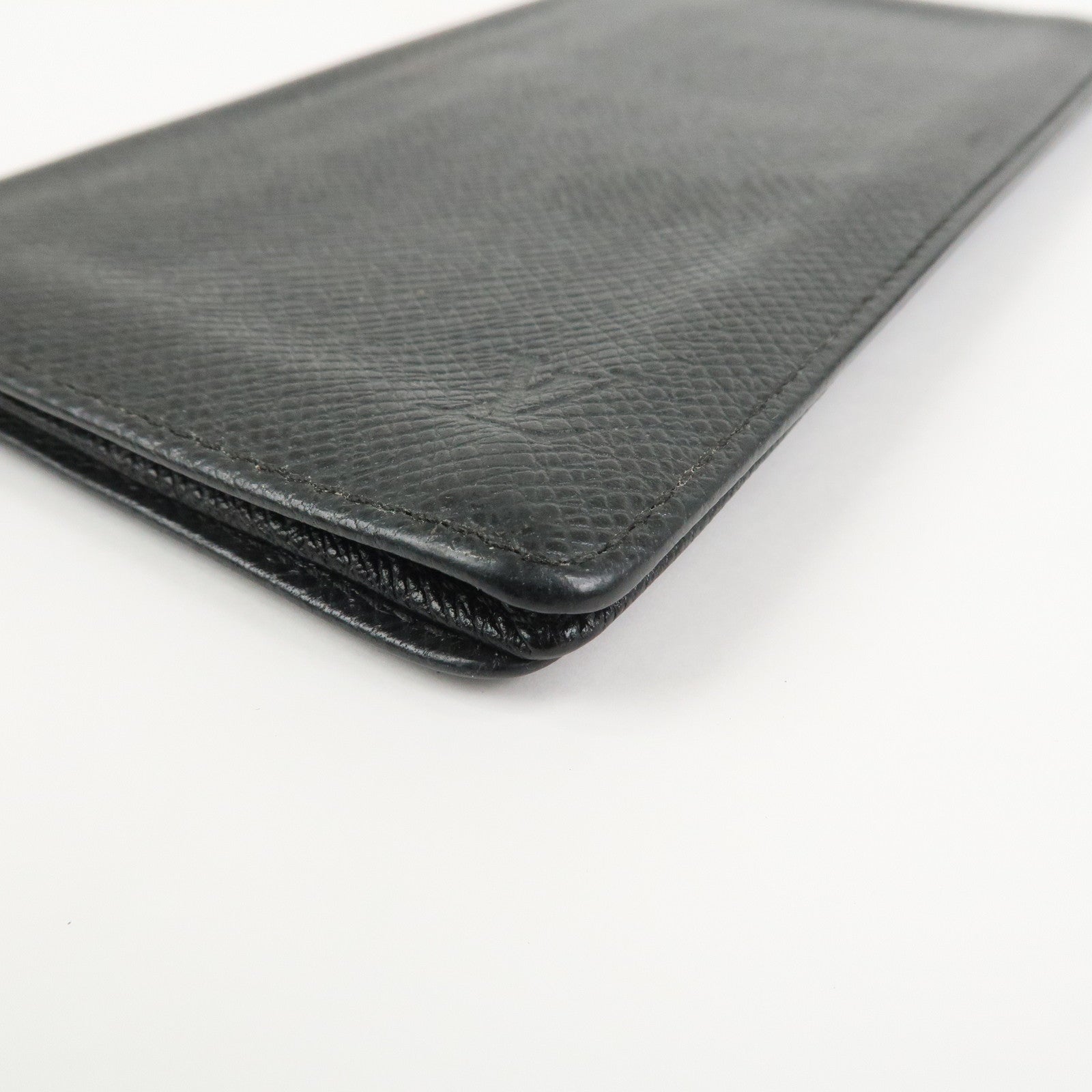 Louis Vuitton Taiga Porte Carte de Credit Yen Wallet Adoise M31002