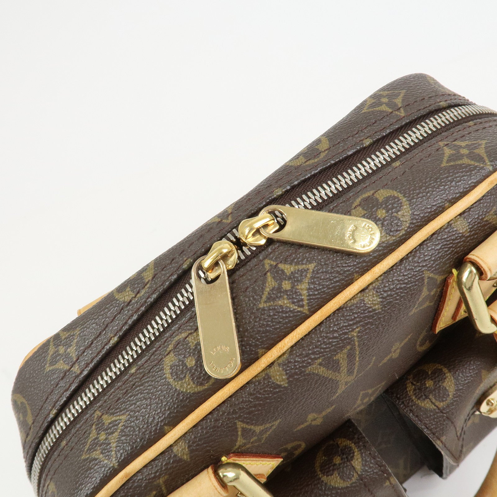 Louis Vuitton Monogram Manhattan PM Hand Bag Brown M40026
