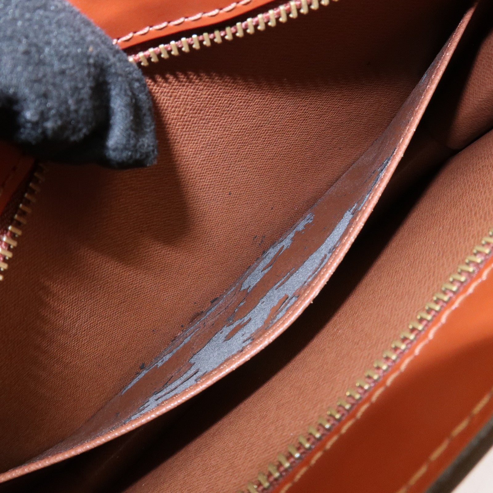 Louis Vuitton Epi Pochette Homme Clutch Bag Kenya Brown M52523