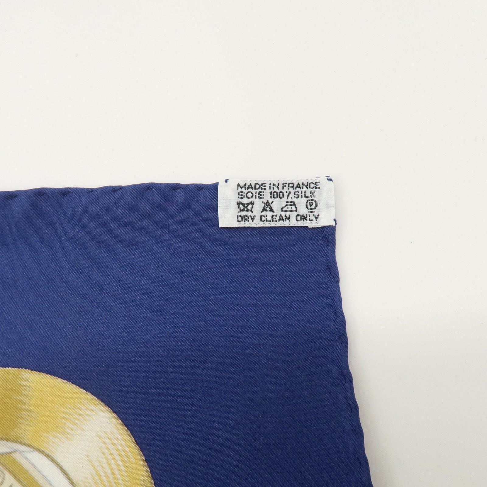 HERMES Carre 90 Silk 100% Scarf Au-dela des cinq mers Navy White