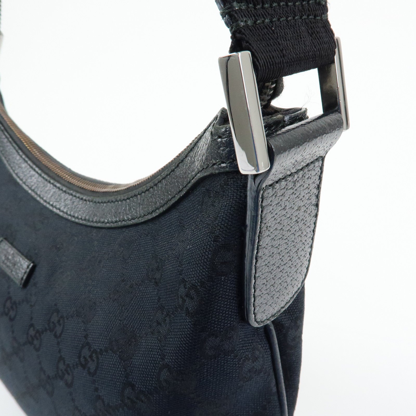 GUCCI GG Canvas Leather Shoulder Bag Crossbody Bag Black 181092