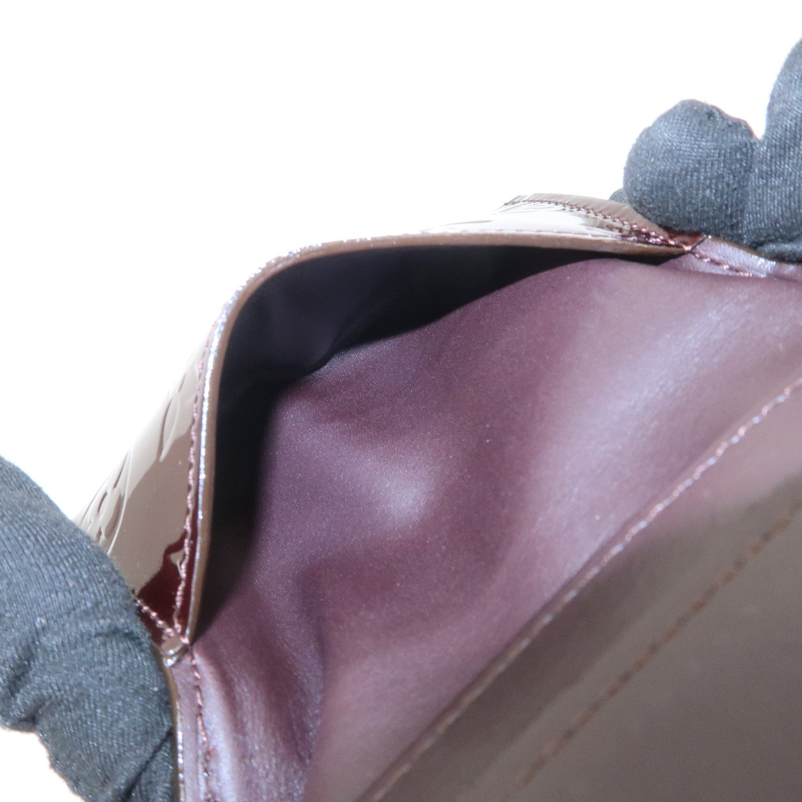 Louis Vuitton Monogram Vernis Leather Ludlow Coin Card Case M93519