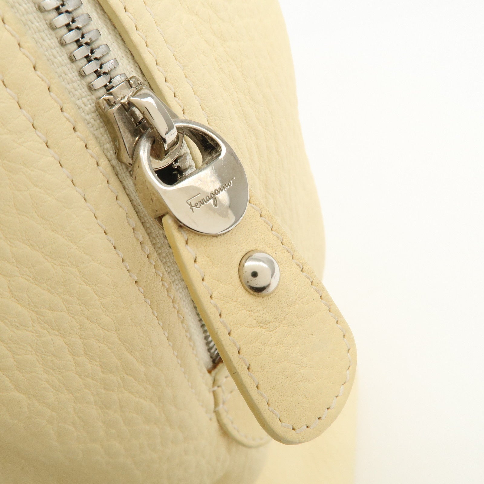 Ferragamo Gancini Logo Leather Shoulder Bag Hand Bag Beige