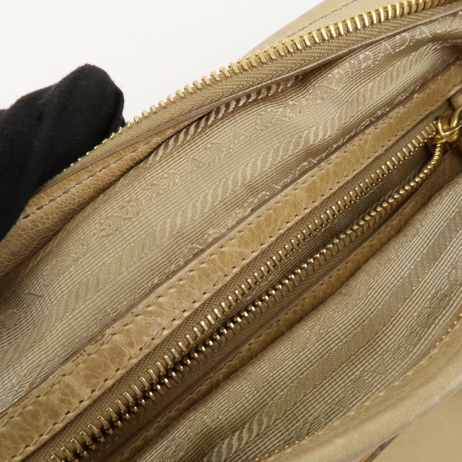 PRADA Triangle Logo VITELLOSHINE Leather 2Way Bag Beige BN1921