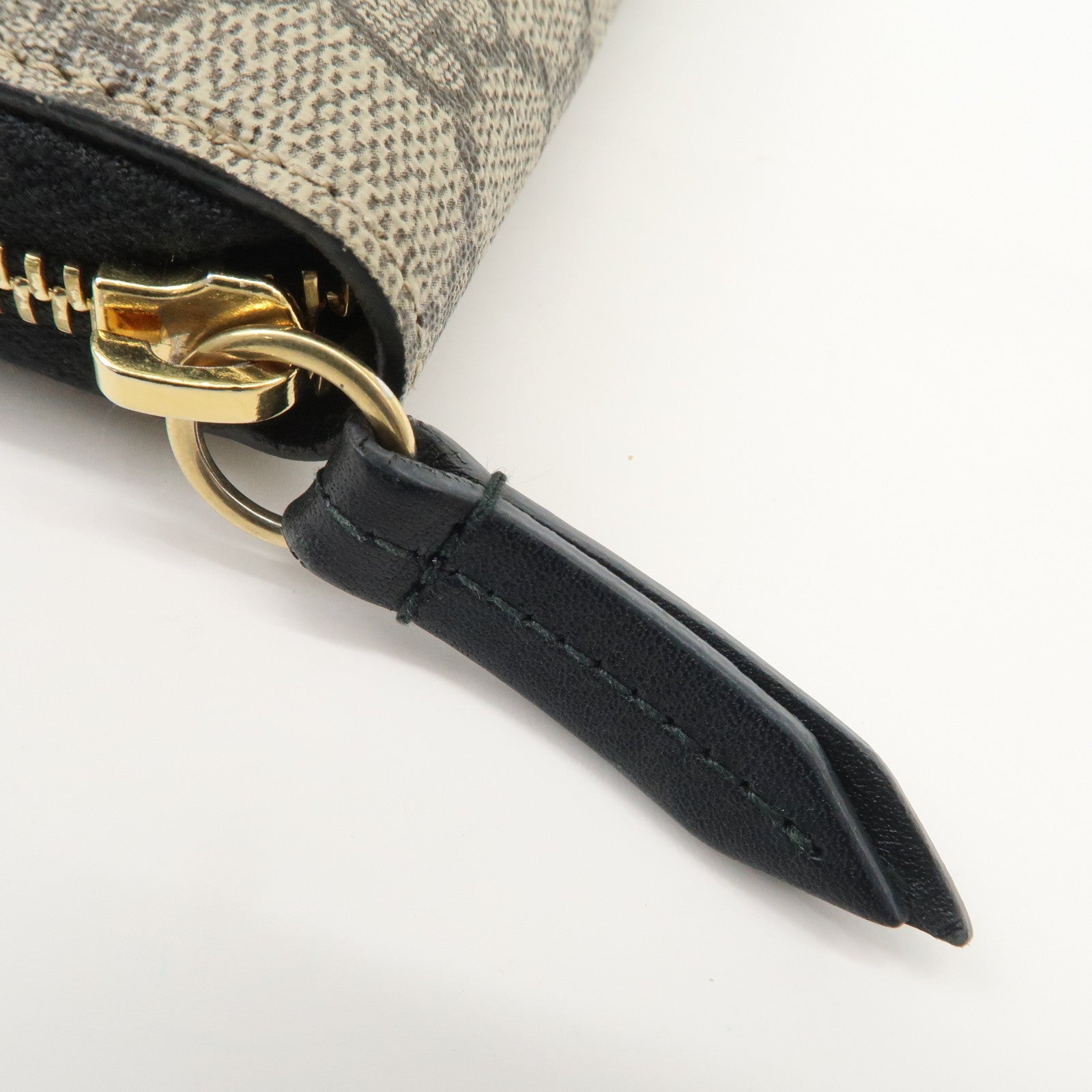GUCCI GG Supreme Leather Round Zippy Wallet Black Beige 410102 Used