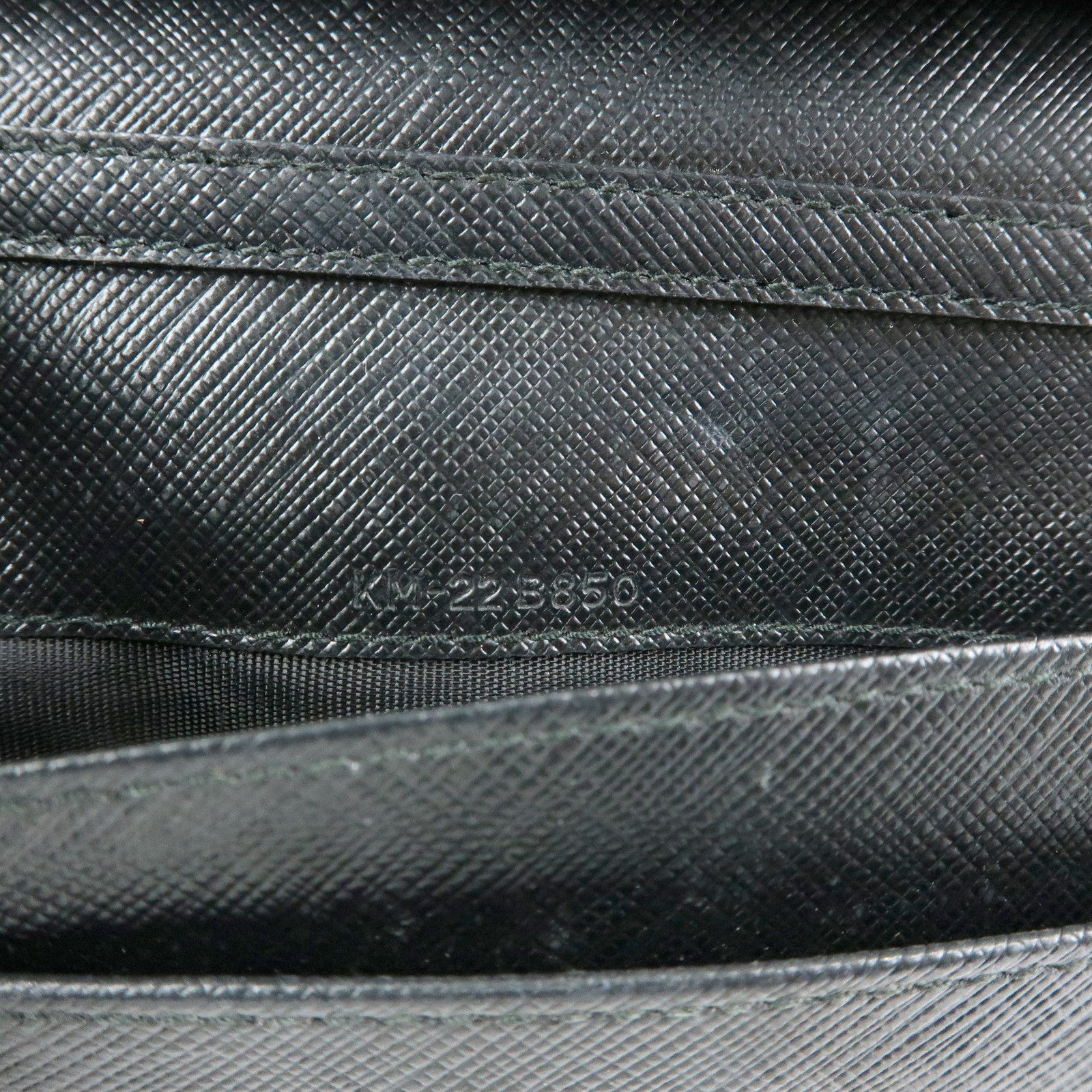 Ferragamo Vara Ribbon Leather Chain Wallet Shoulder Bag Black