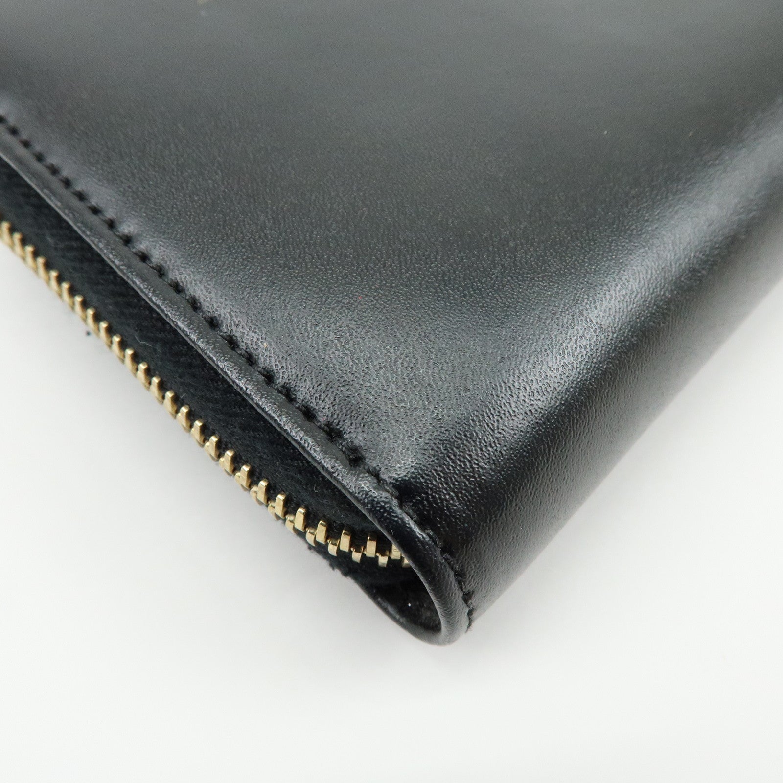 FENDI Leather Round Zippy Long Wallet Black 8M0299