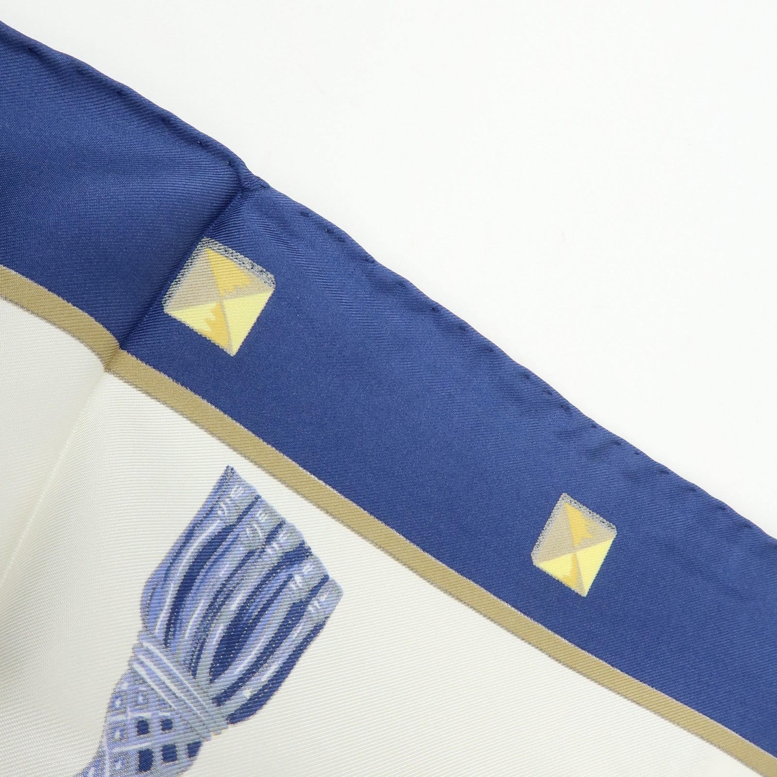 HERMES Carre 90 Silk 100% Scarf LES CLES THE KEYS RARE White Navy