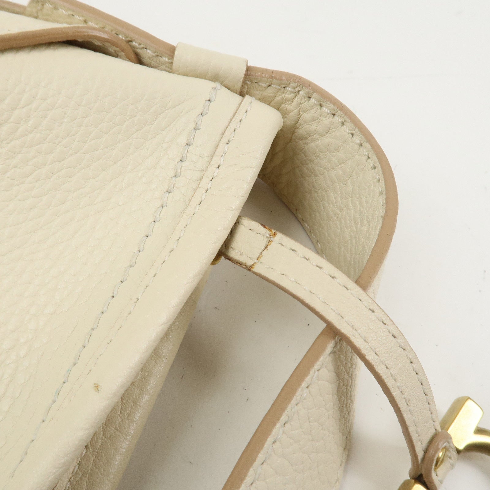 Ferragamo Gancini Logo Leather Shoulder Bag Hand Bag Ivory