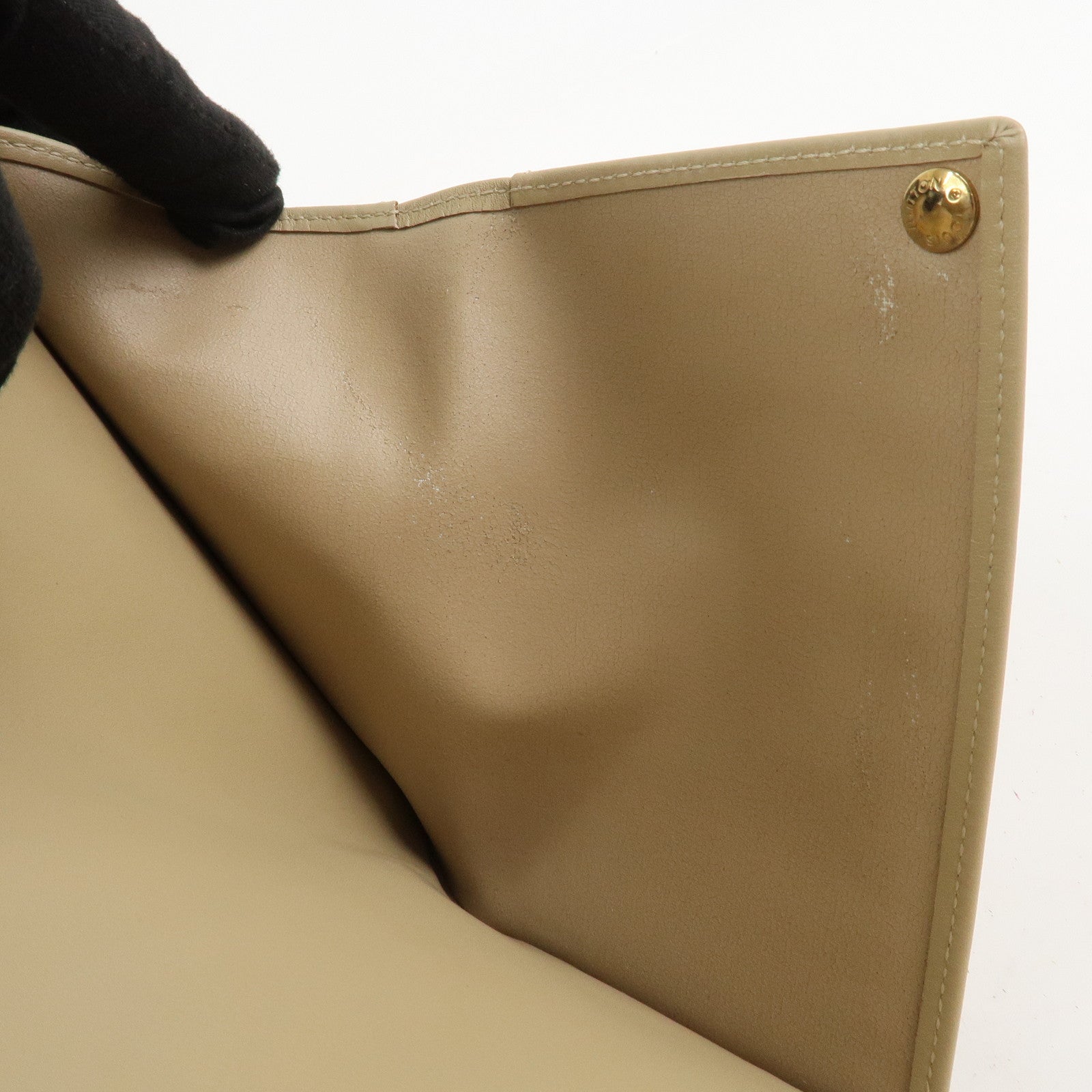Louis Vuitton Monogram Vernis Walker Shoulder Bag Beige M91072