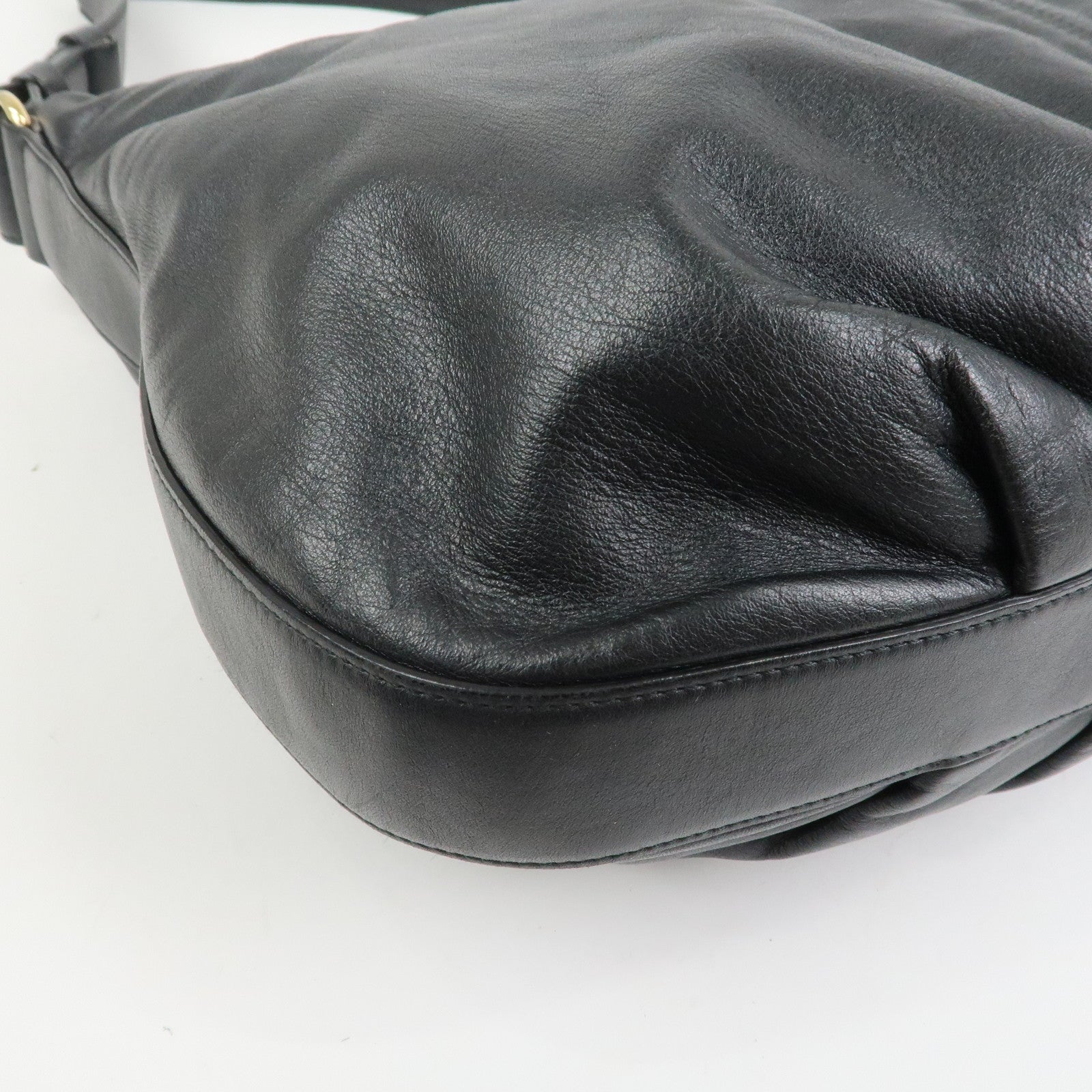 Ferragamo Vara Ribbon Leather Shoulder Bag Hand Bag Black