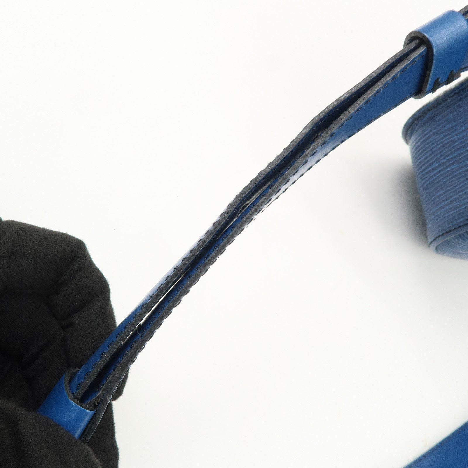 Louis Vuitton Epi Saint Cloud Shoulder Bag Toledo Blue M52195