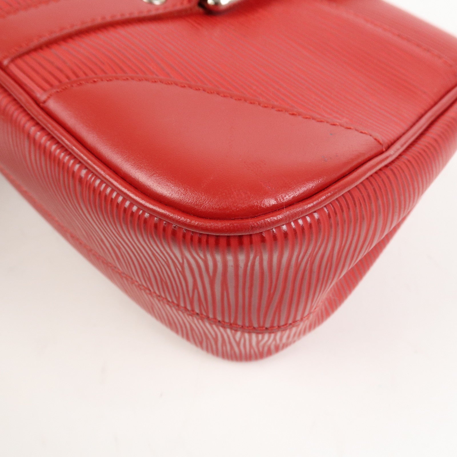 Louis Vuitton Epi Leather Segur PM Hand Bag Shoulder Bag M5882E