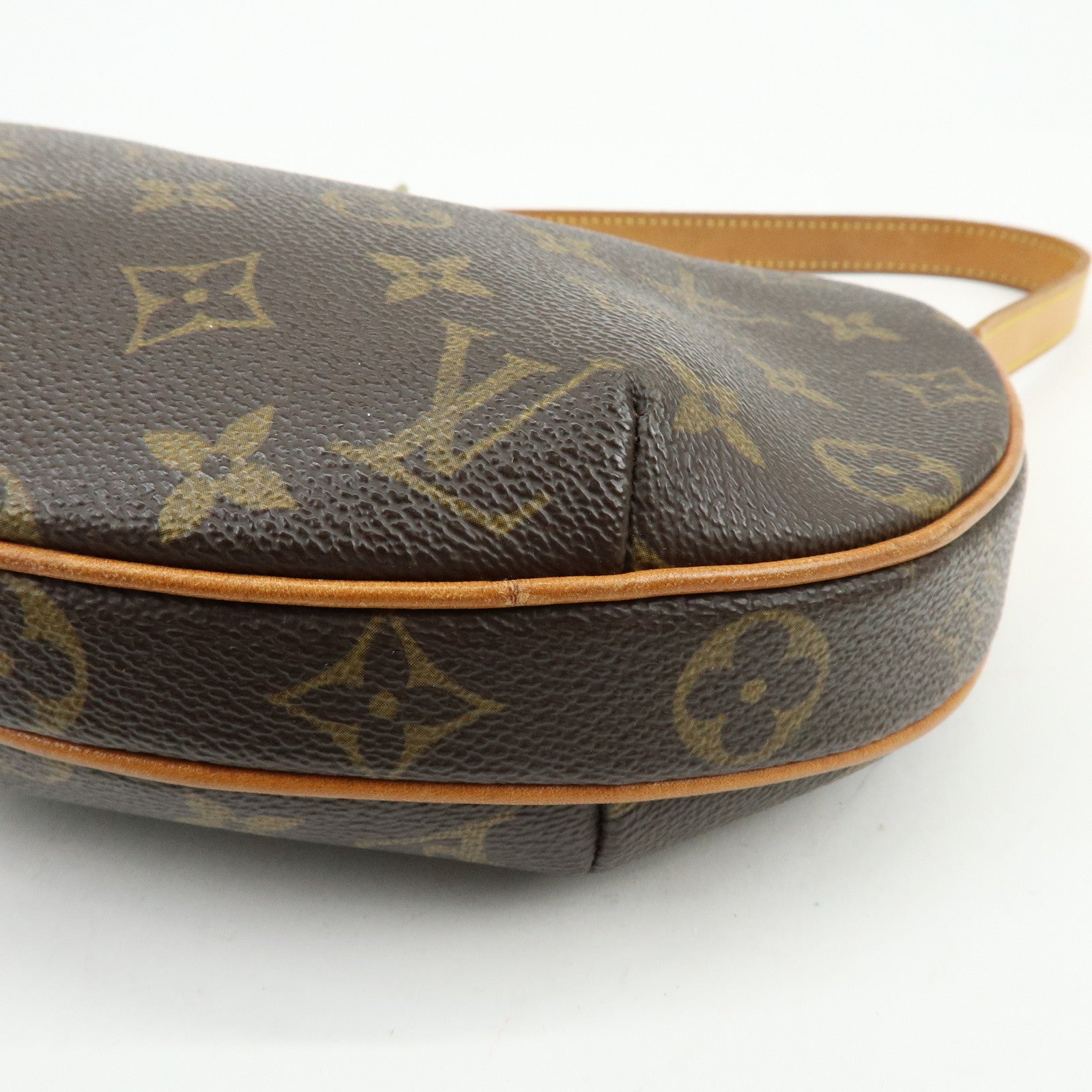 Louis Vuitton Monogram Pochette Croissant Shoulder Hand Bag M51510