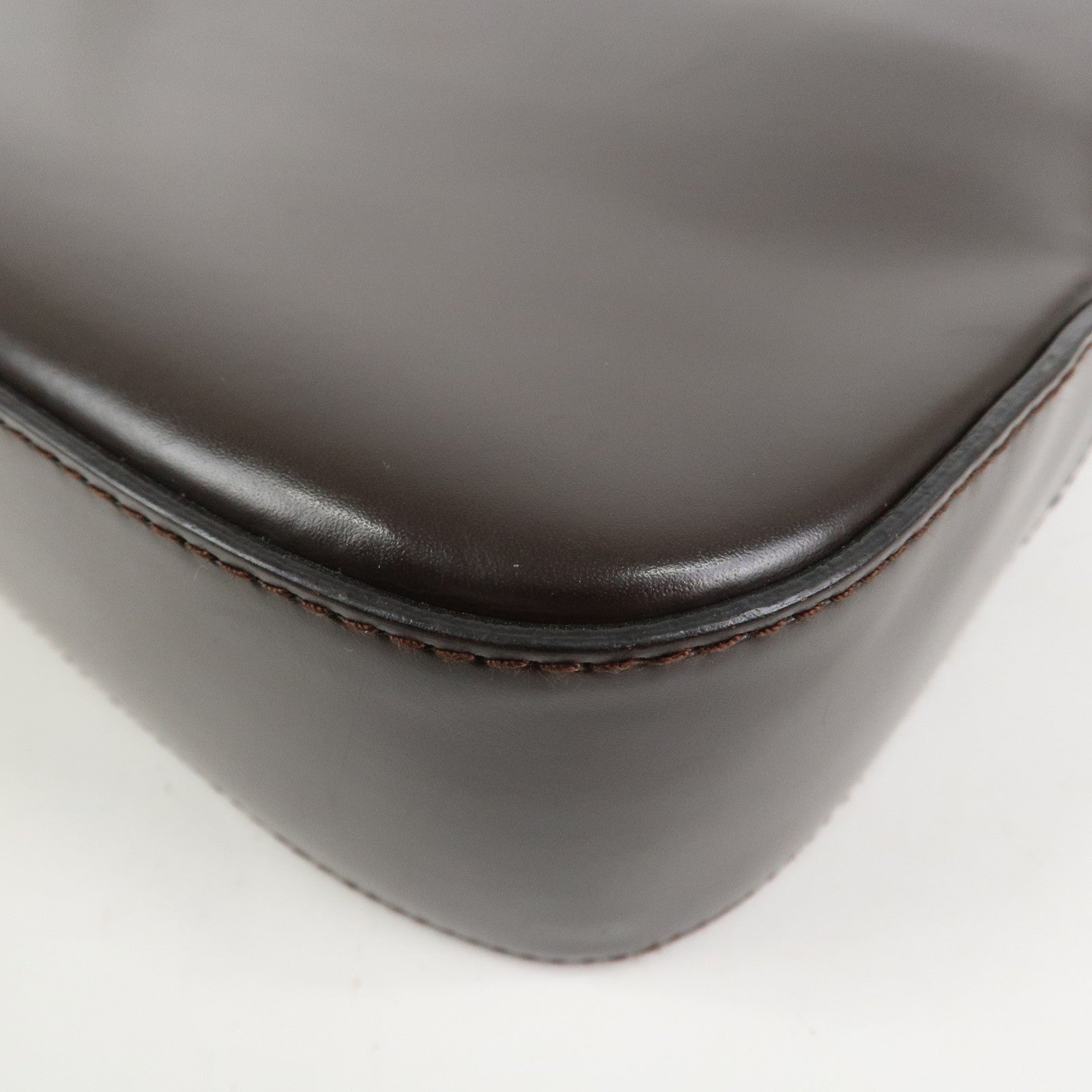 Ferragamo Gancini Leather Shoulder Bag Dark Brown AQ-21 0170