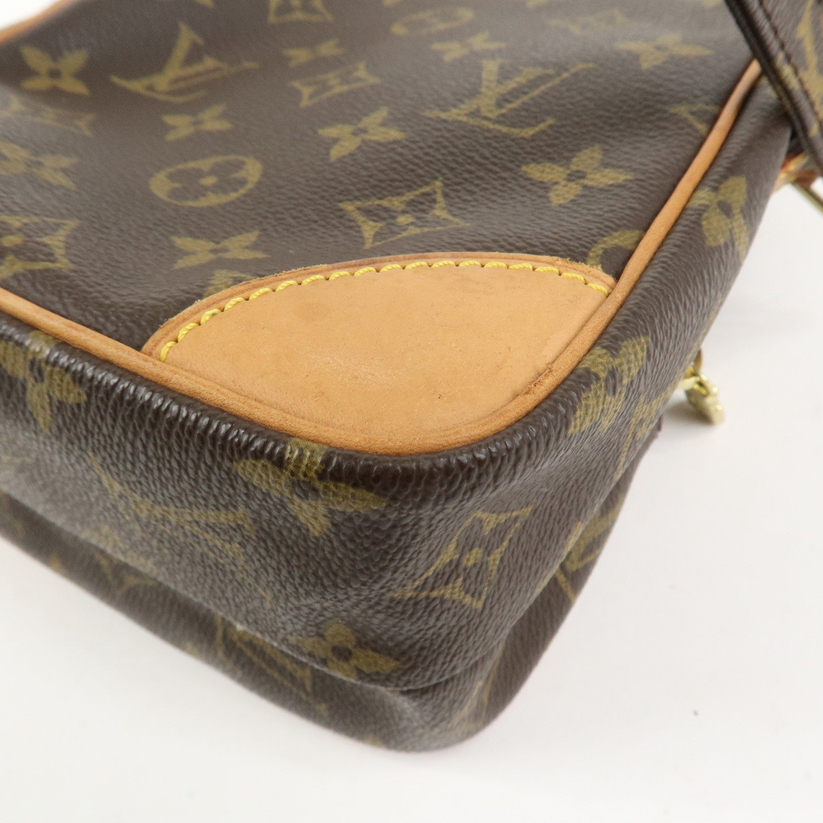 Louis Vuitton Monogram Amazone Shoulder Bag Crossbody Bag M45236