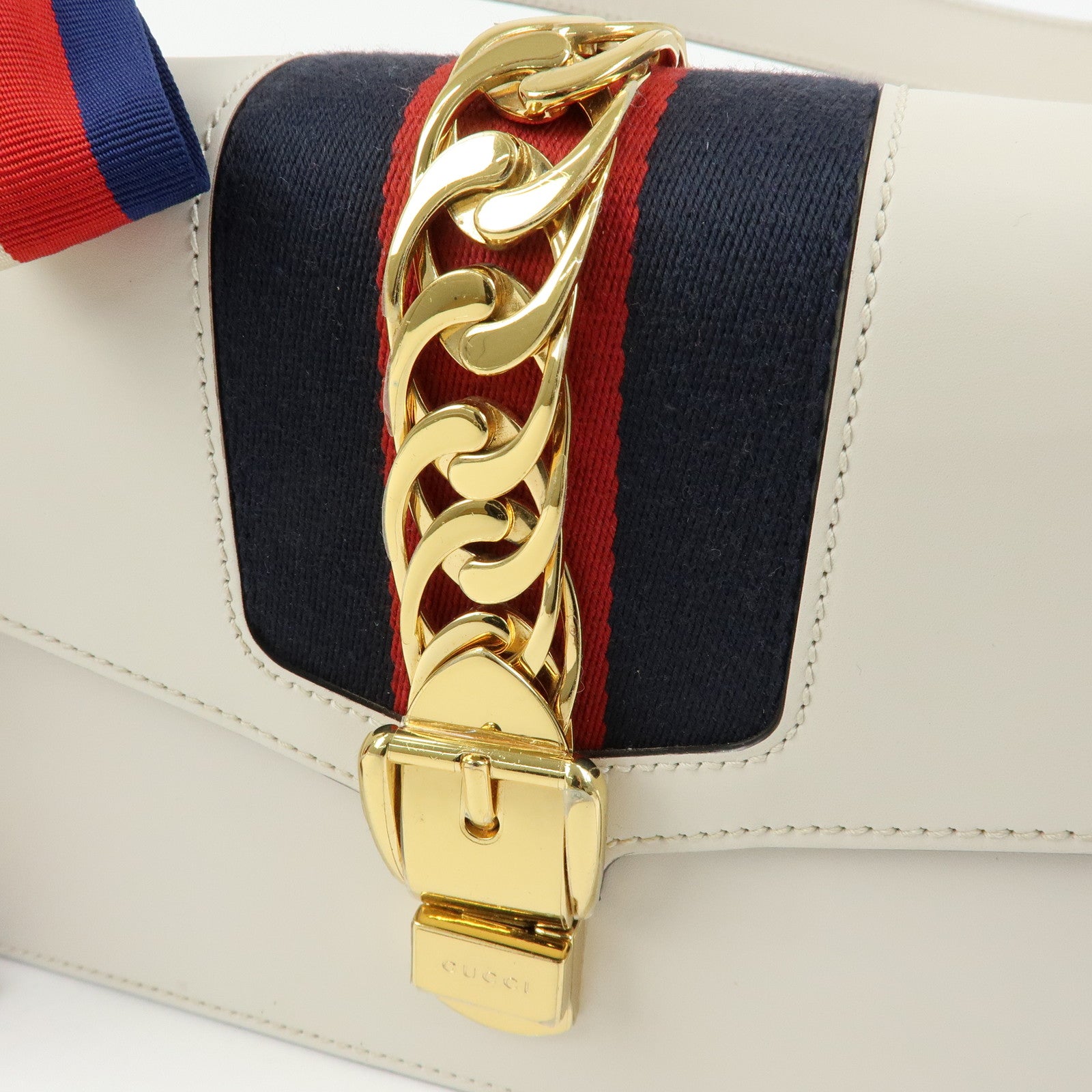 GUCCI Sylvie Sherry Leather Shoulder Bag Ribbon Charm White 421882
