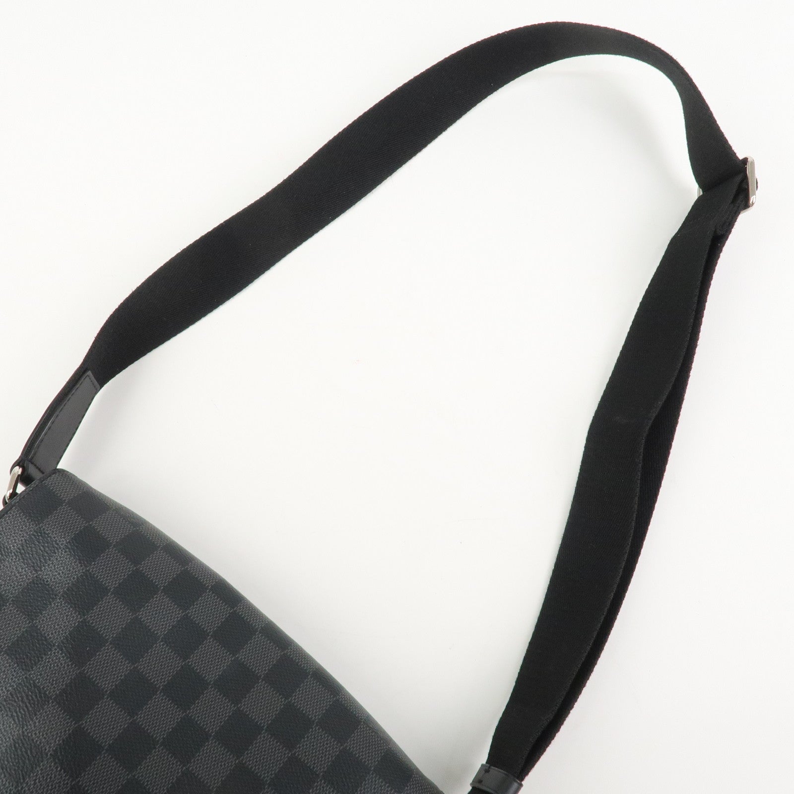 Louis Vuitton Damier Graphite District PM NM Crossbody Bag N41028