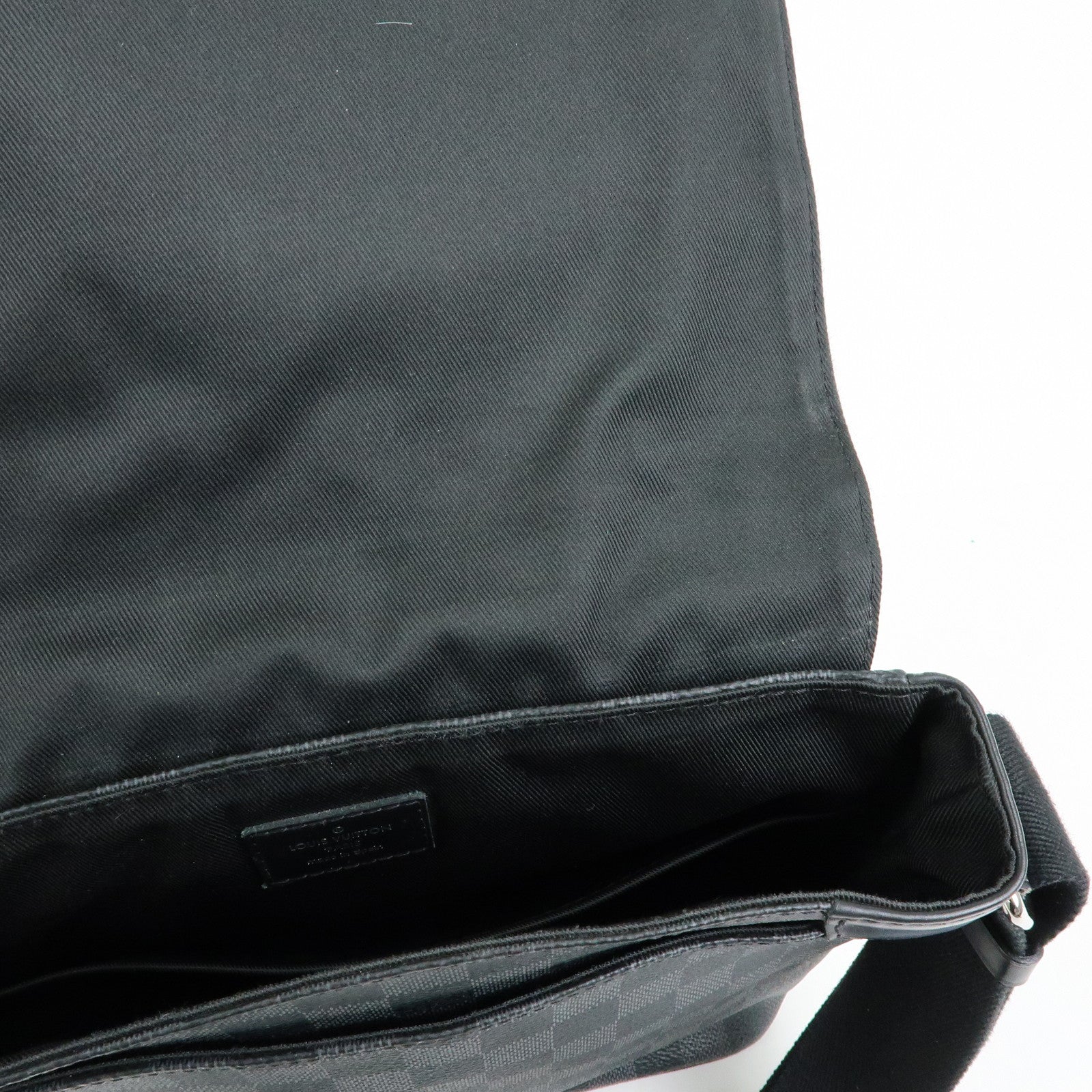 Louis Vuitton Damier Graphite District PM NM Crossbody Bag N41028