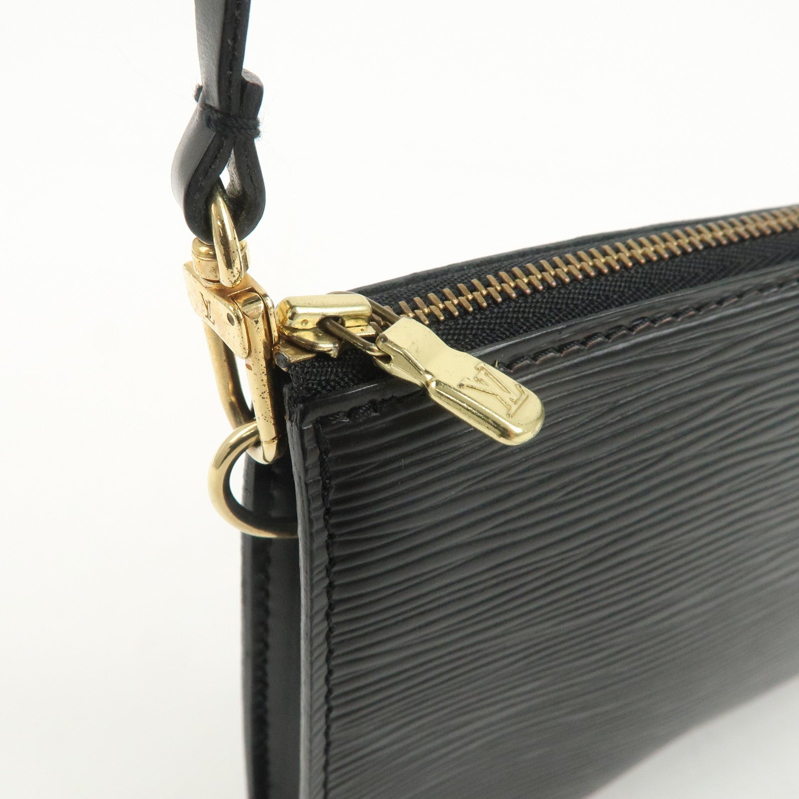 Louis Vuitton Epi Pochette Accessoires Hand Bag Noir M52942
